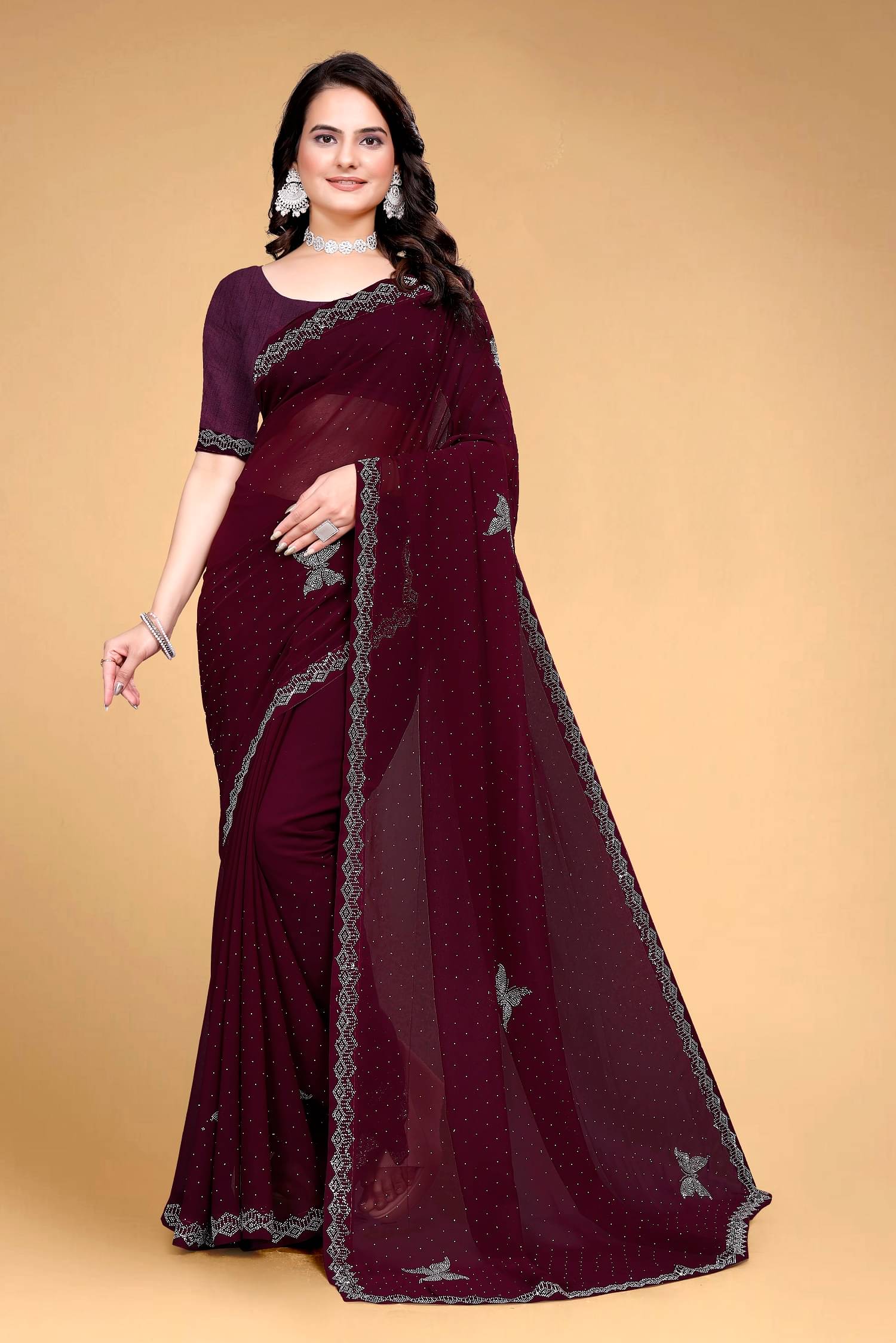     			VEERAIVA Georgette Embellished Saree With Unstitched Blouse Piece ( Magenta )