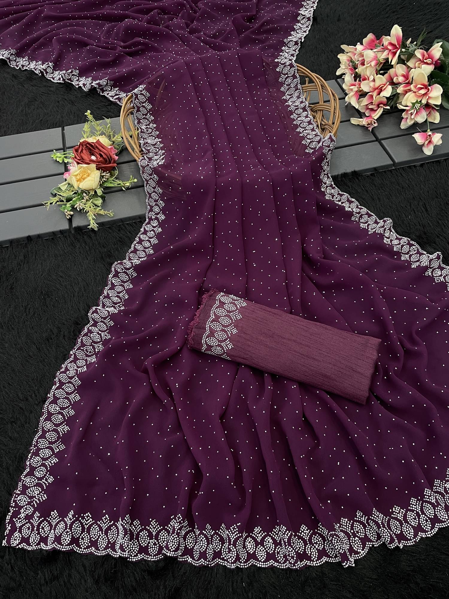     			VEERAIVA Georgette Embroidered Saree With Unstitched Blouse Piece ( Magenta )