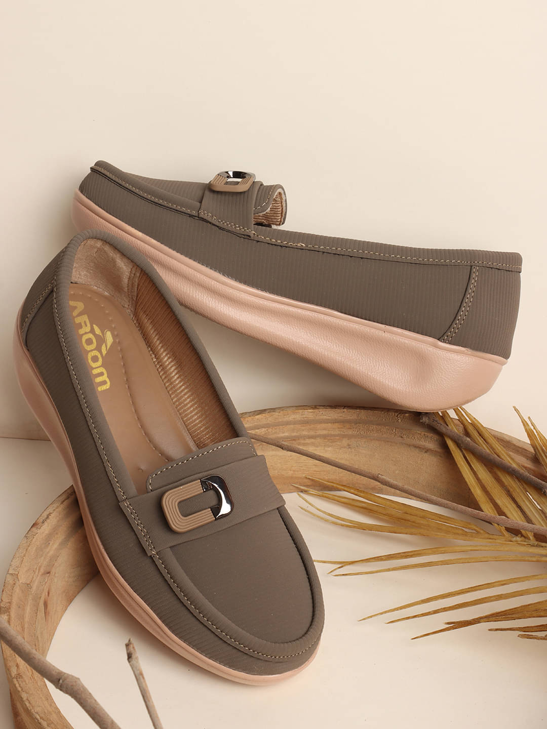     			Aroom Brown Women's Loafers