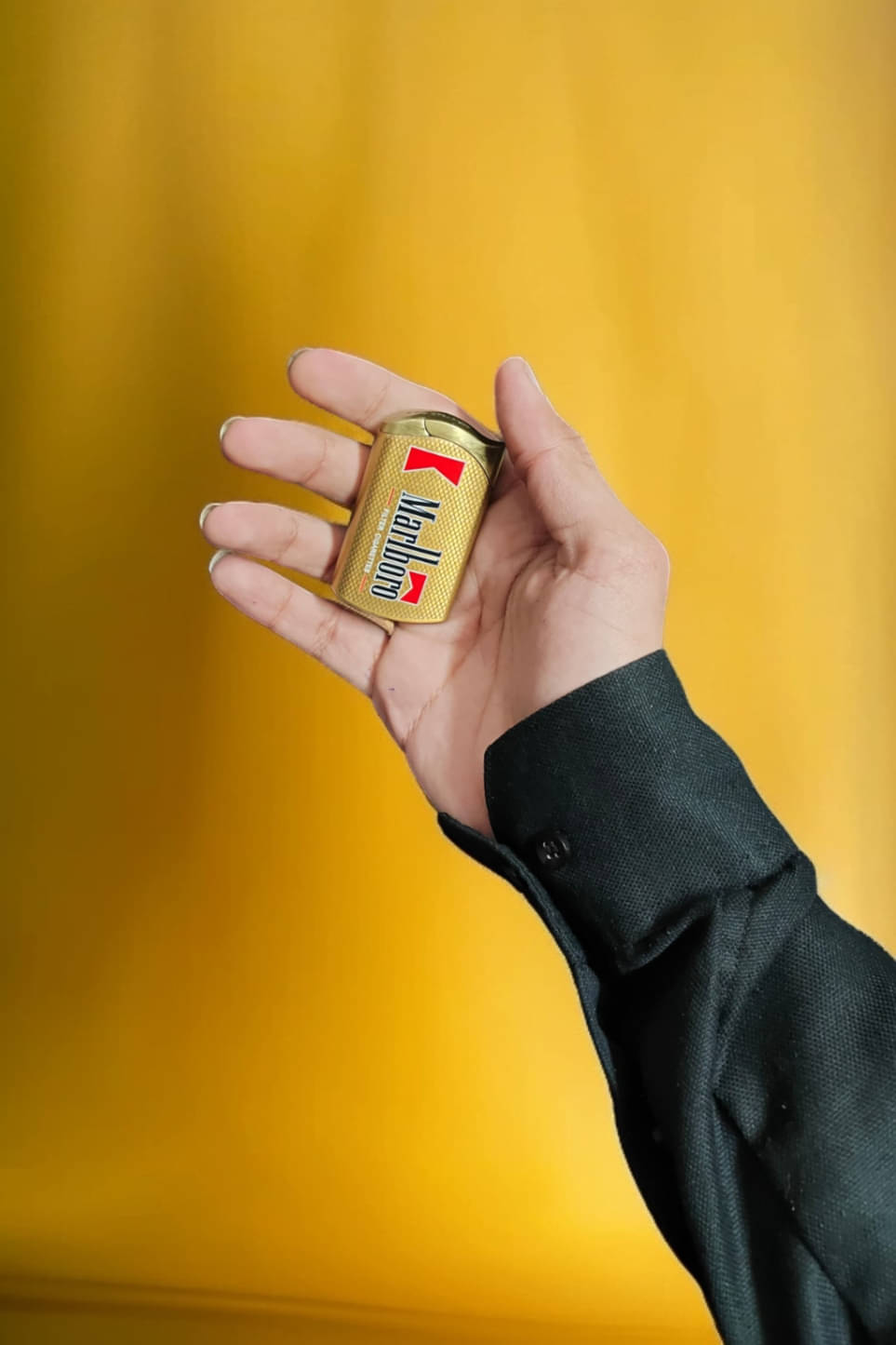     			JGG JAIN GIFT GALLERY Yellow Cigaratte Lighter ( Pack of 1 )