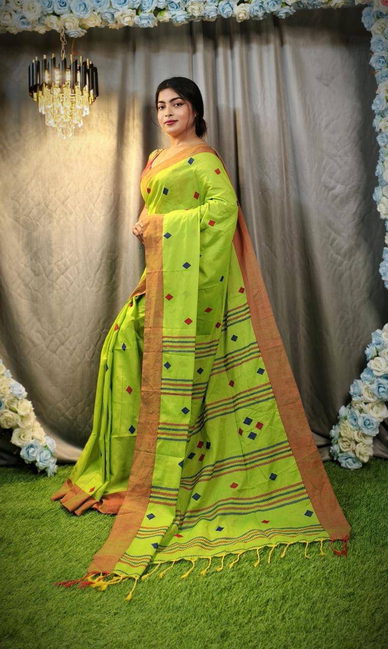 SARADA HANDLOOM Cotton Woven Saree With Unstitched Blouse Piece ( Magenta ) SARADA HANDLOOM Cotton Woven Saree With Unstitched Blouse Piece ( Magenta )