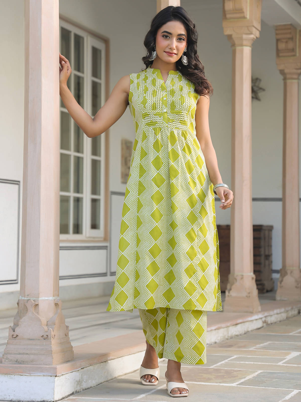 Janasya Cotton Printed Kurti With Pants Women's Stitched Salwar Suit - Green ( Pack of 1 ) Janasya Cotton Printed Kurti With Pants Women's Stitched Salwar Suit - Green ( Pack of 1 )