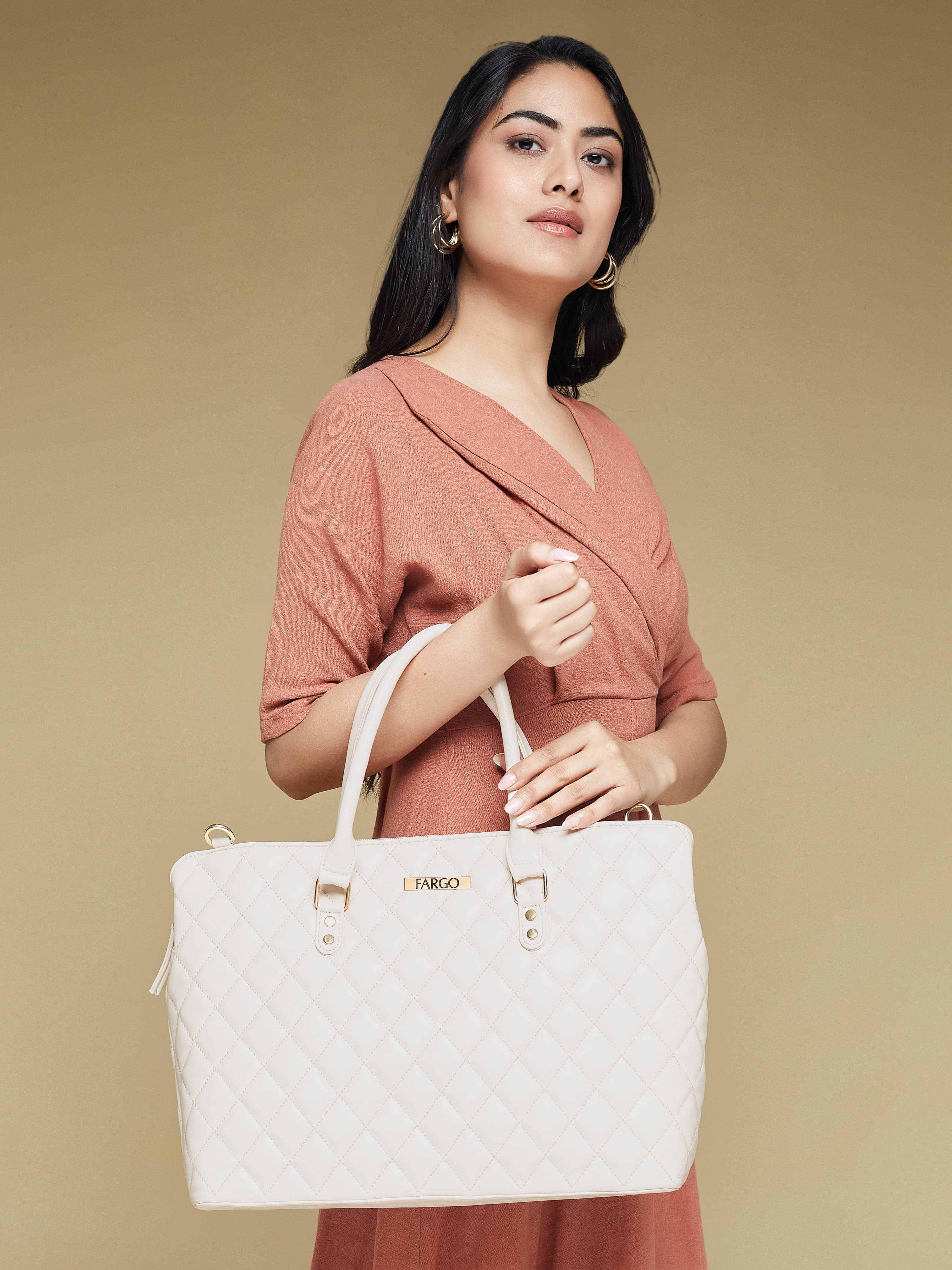     			Fargo Handheld Bag PU Set of 1 ( Beige )