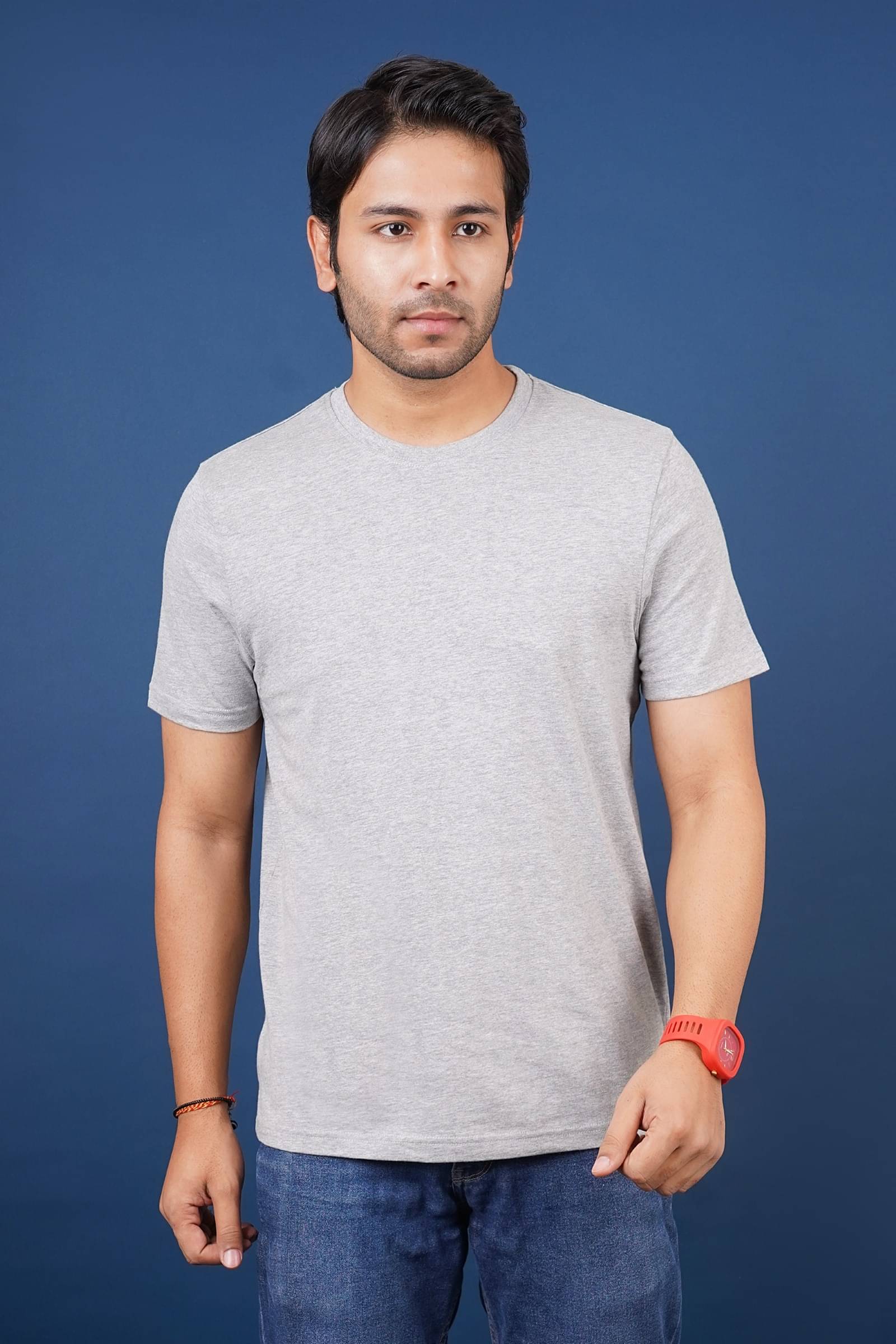     			Stalwart Cotton Blend Regular Fit Solid Half Sleeves Men's Round T-Shirt - Grey ( Pack of 1 )