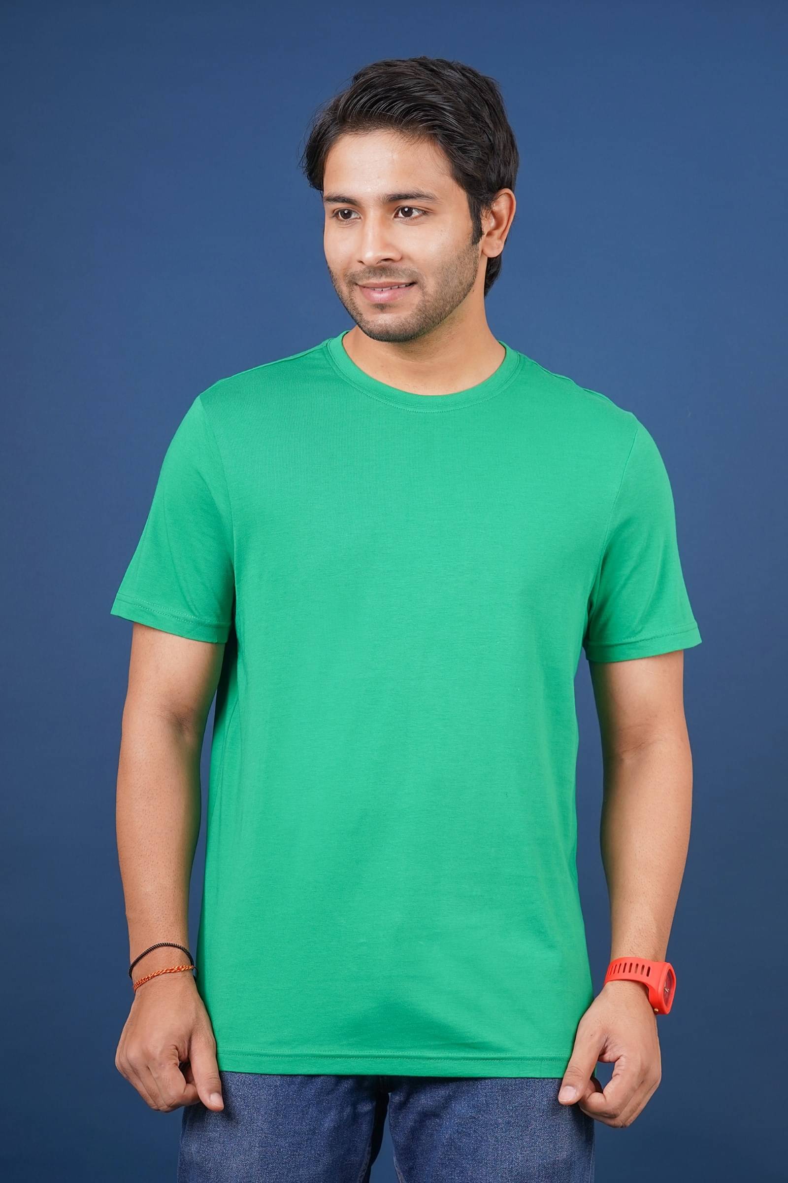 Stalwart Cotton Regular Fit Solid Half Sleeves Men's Round T-Shirt - Green ( Pack of 1 ) Stalwart Cotton Regular Fit Solid Half Sleeves Men's Round T-Shirt - Green ( Pack of 1 )