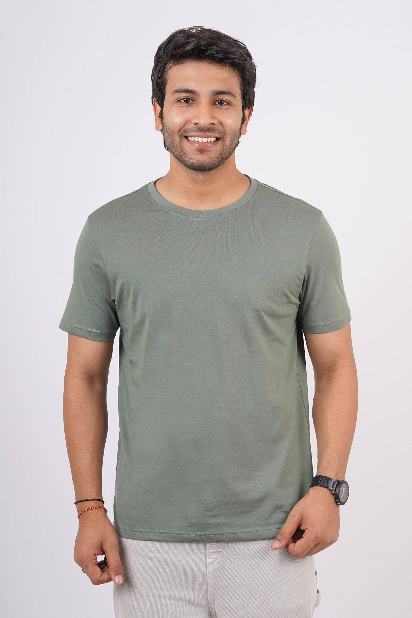 Stalwart Cotton Regular Fit Solid Half Sleeves Men's Round T-Shirt - Green ( Pack of 1 ) Stalwart Cotton Regular Fit Solid Half Sleeves Men's Round T-Shirt - Green ( Pack of 1 )