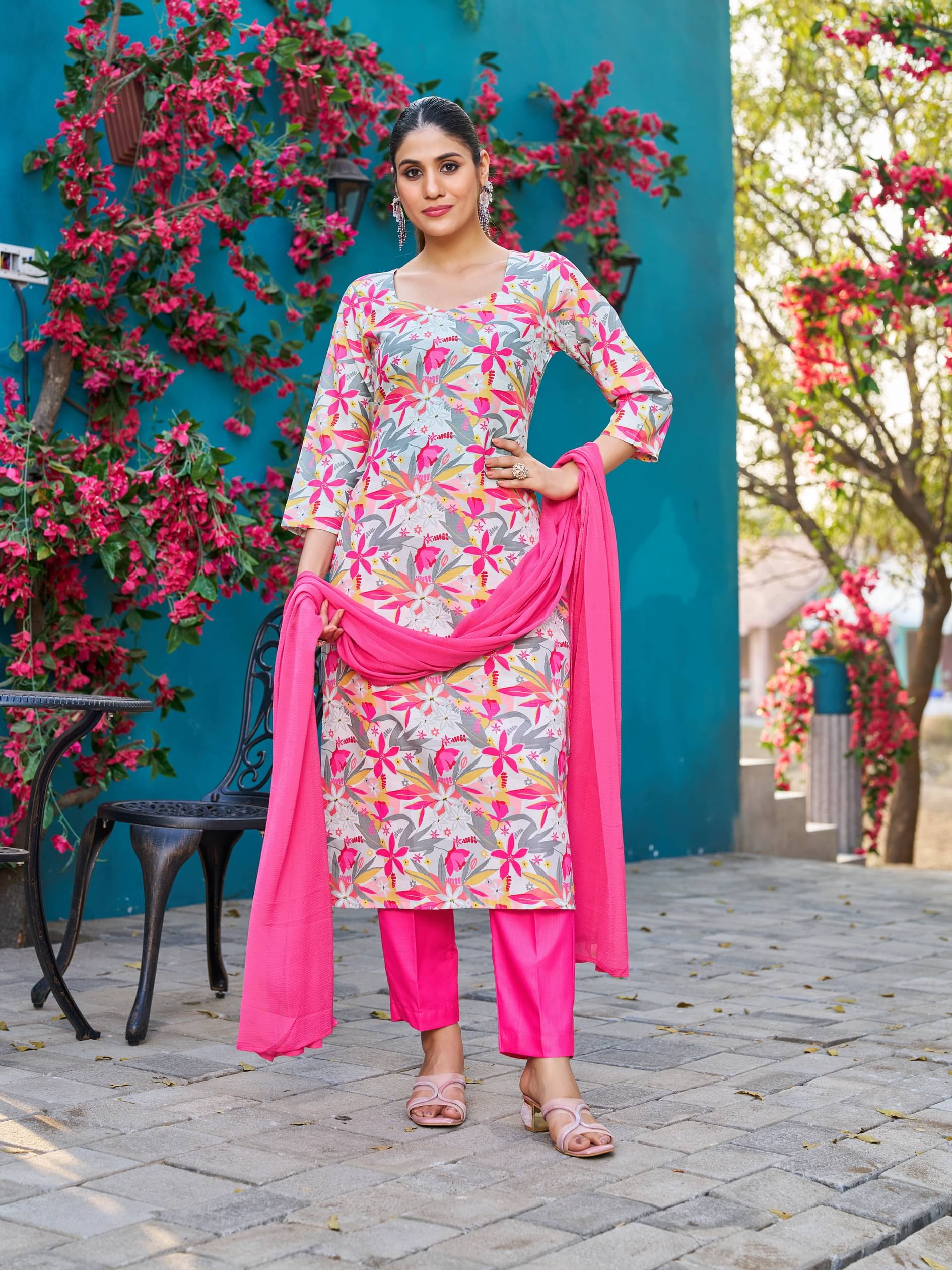     			VIBE VISION Viscose Self Design Kurti With Pants Women's Stitched Salwar Suit - Grey ( Pack of 1 )
