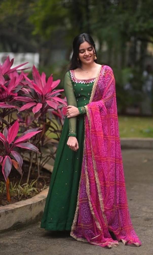Genric Green Flared Georgette Women's Stitched Ethnic Gown ( Pack of 1 ) Genric Green Flared Georgette Women's Stitched Ethnic Gown ( Pack of 1 )