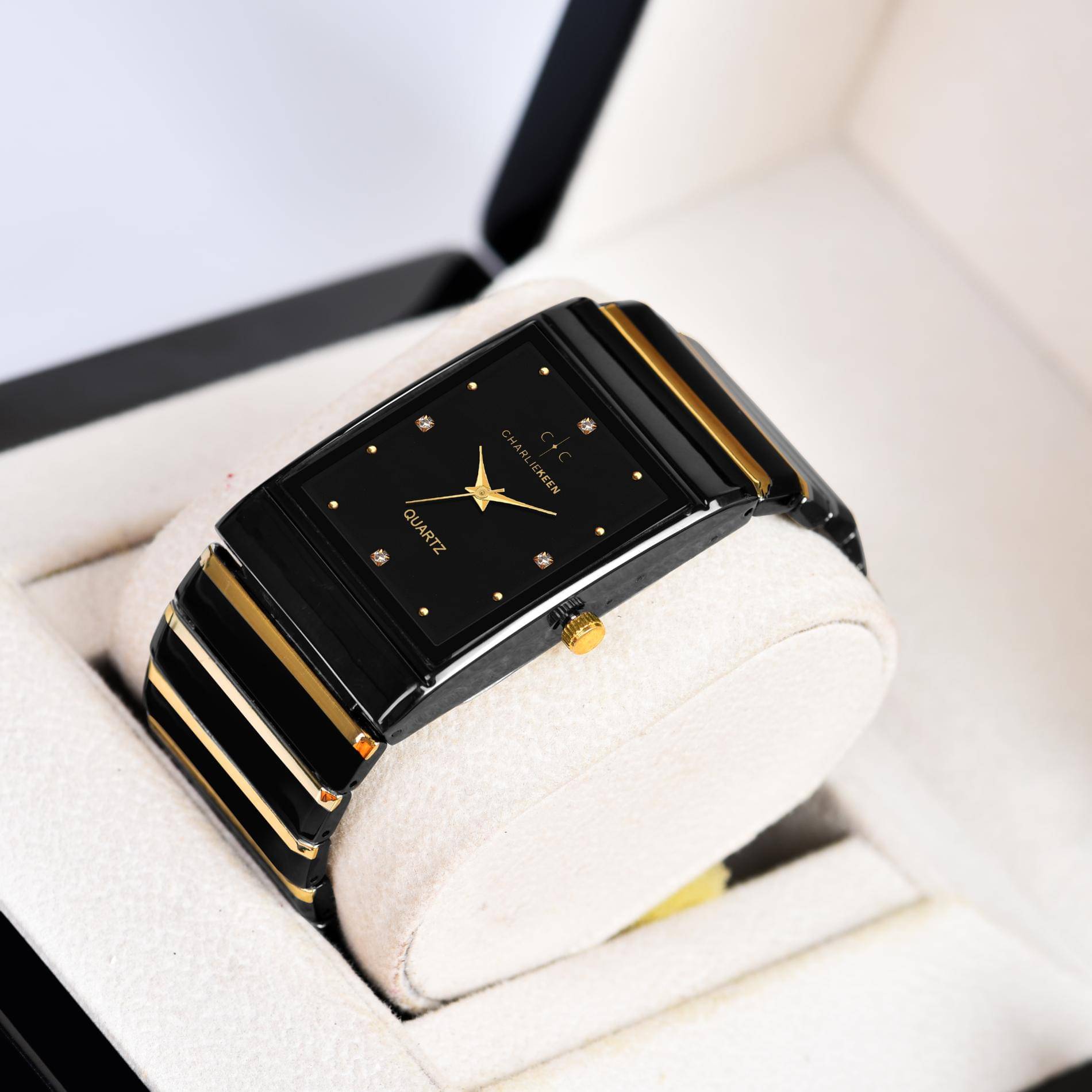     			CHARLIEKEEN Black Metal Analog Men's Watch