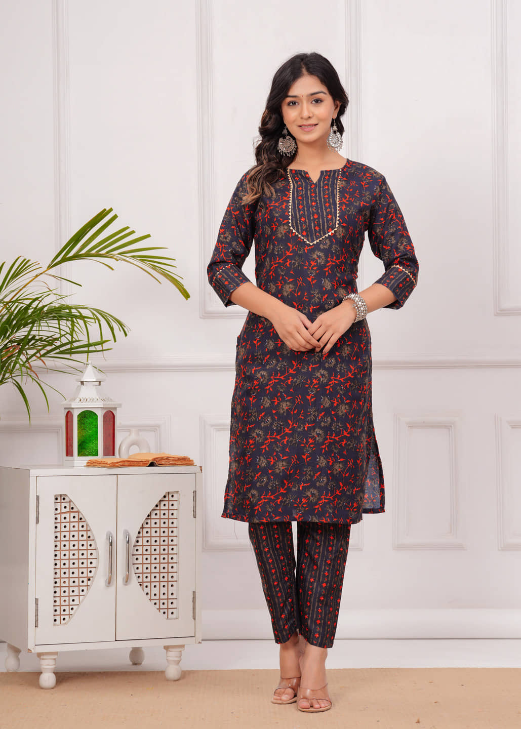 YAGNIK FASHION Cotton Printed Kurti With Pants Women's Stitched Salwar Suit - Black ( Pack of 1 )