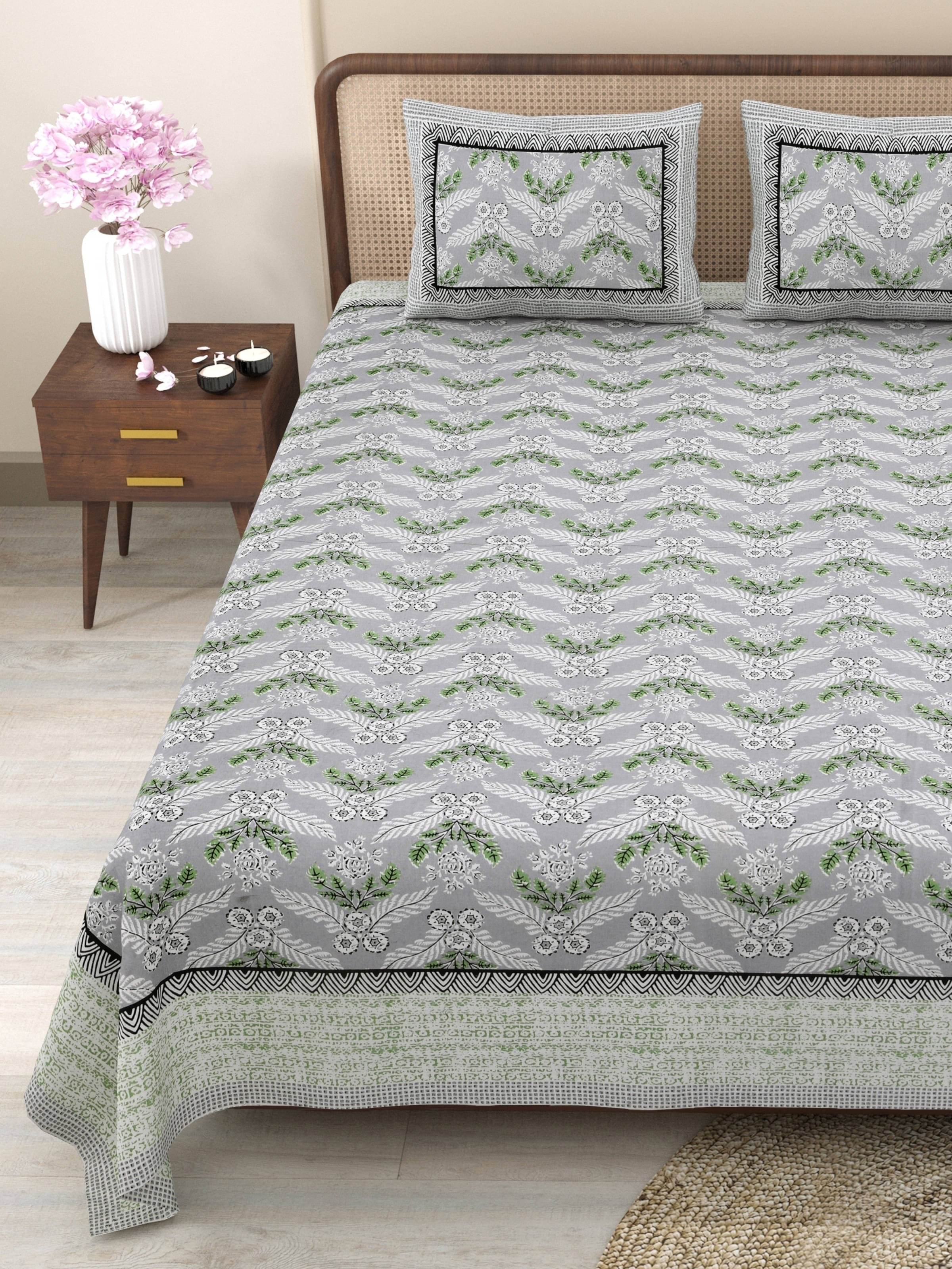 CLOTHOLOGY Cotton 1 Double King Bedsheet with 2 Pillow Covers ( Multicolor ) CLOTHOLOGY Cotton 1 Double King Bedsheet with 2 Pillow Covers ( Multicolor )