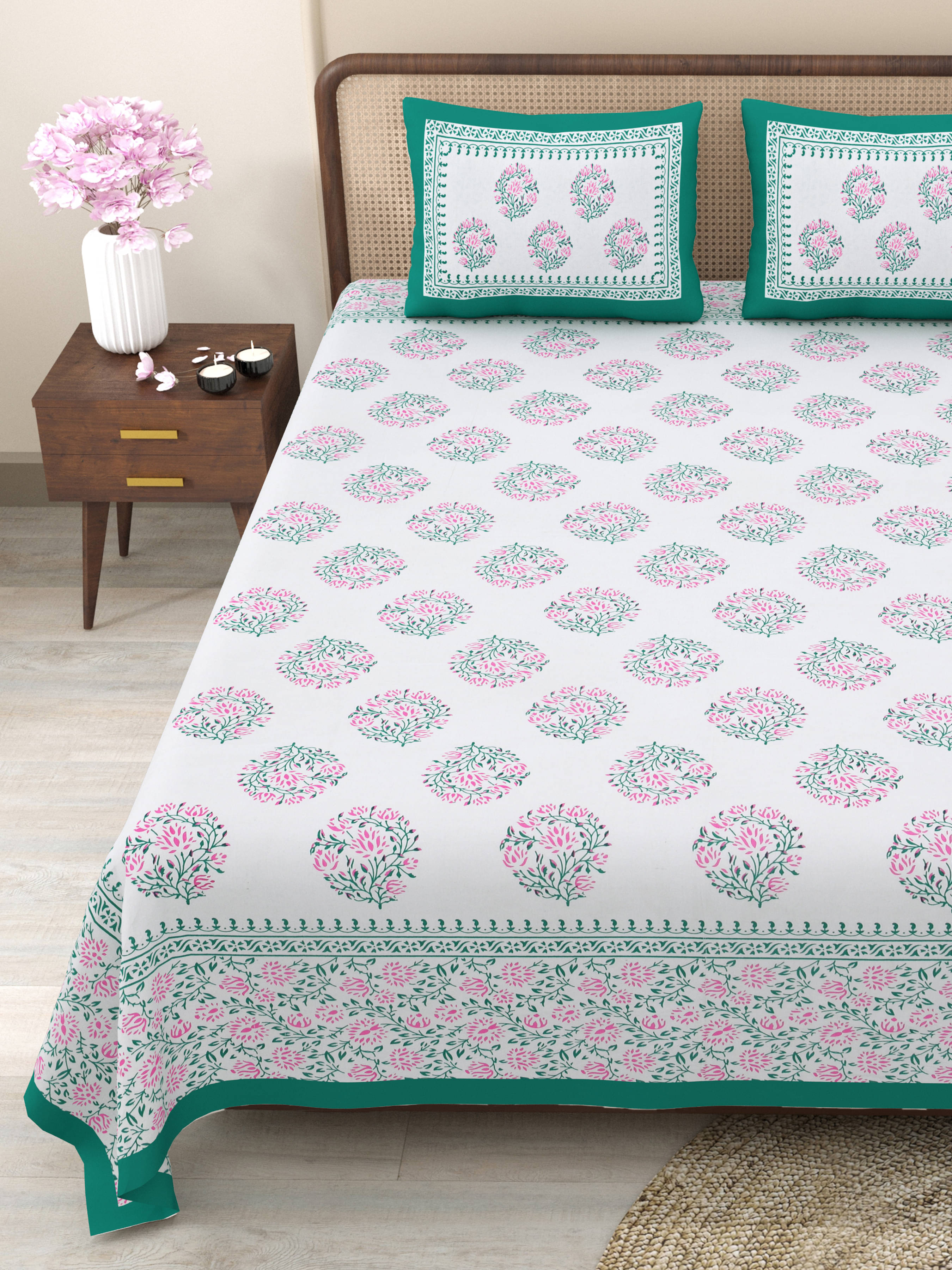 CLOTHOLOGY Cotton 1 Double King Bedsheet with 2 Pillow Covers ( Multicolor )     			CLOTHOLOGY Cotton 1 Double King Bedsheet with 2 Pillow Covers ( Multicolor )