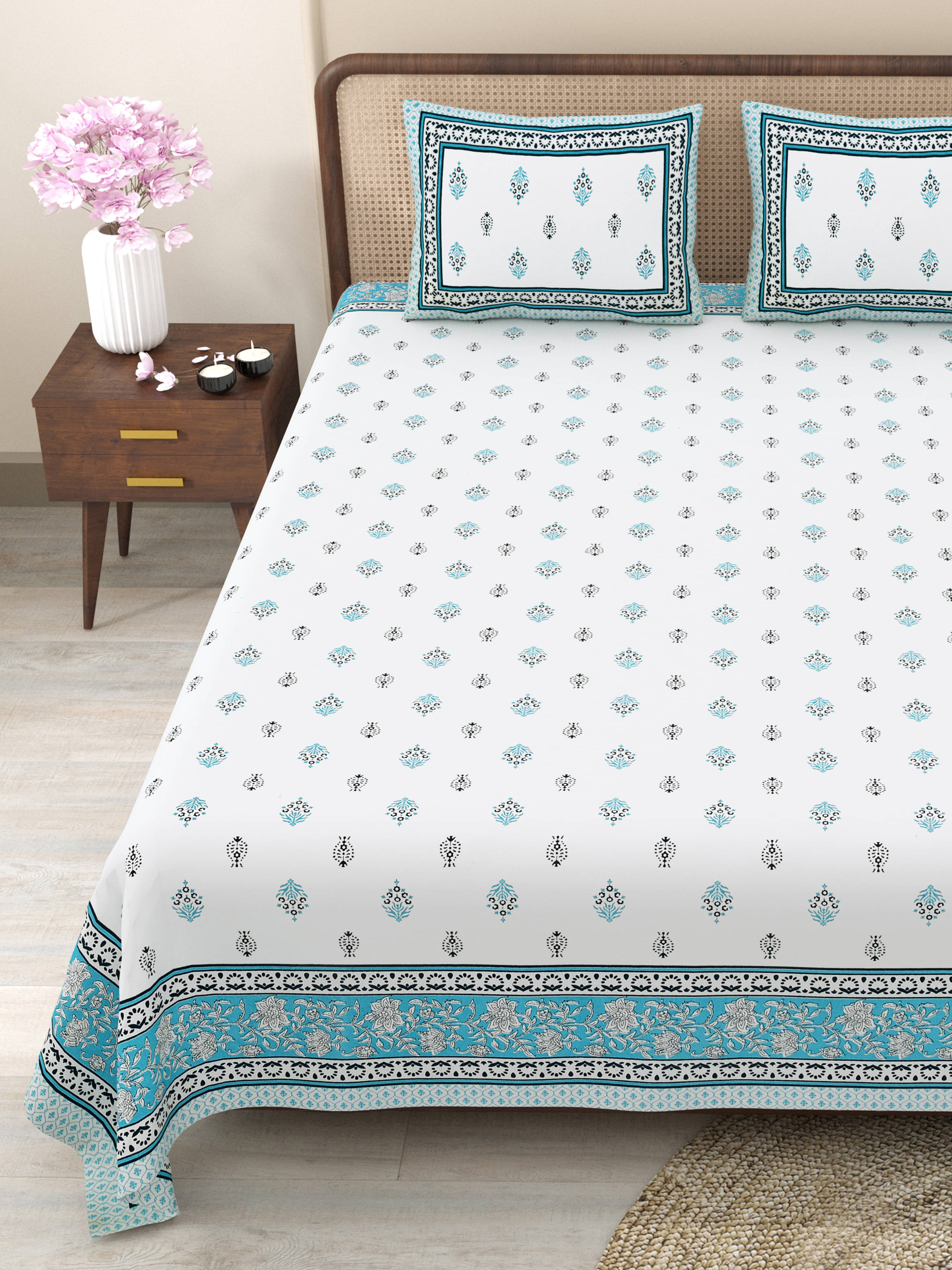     			CLOTHOLOGY Cotton 1 Double King Bedsheet with 2 Pillow Covers ( Multicolor )