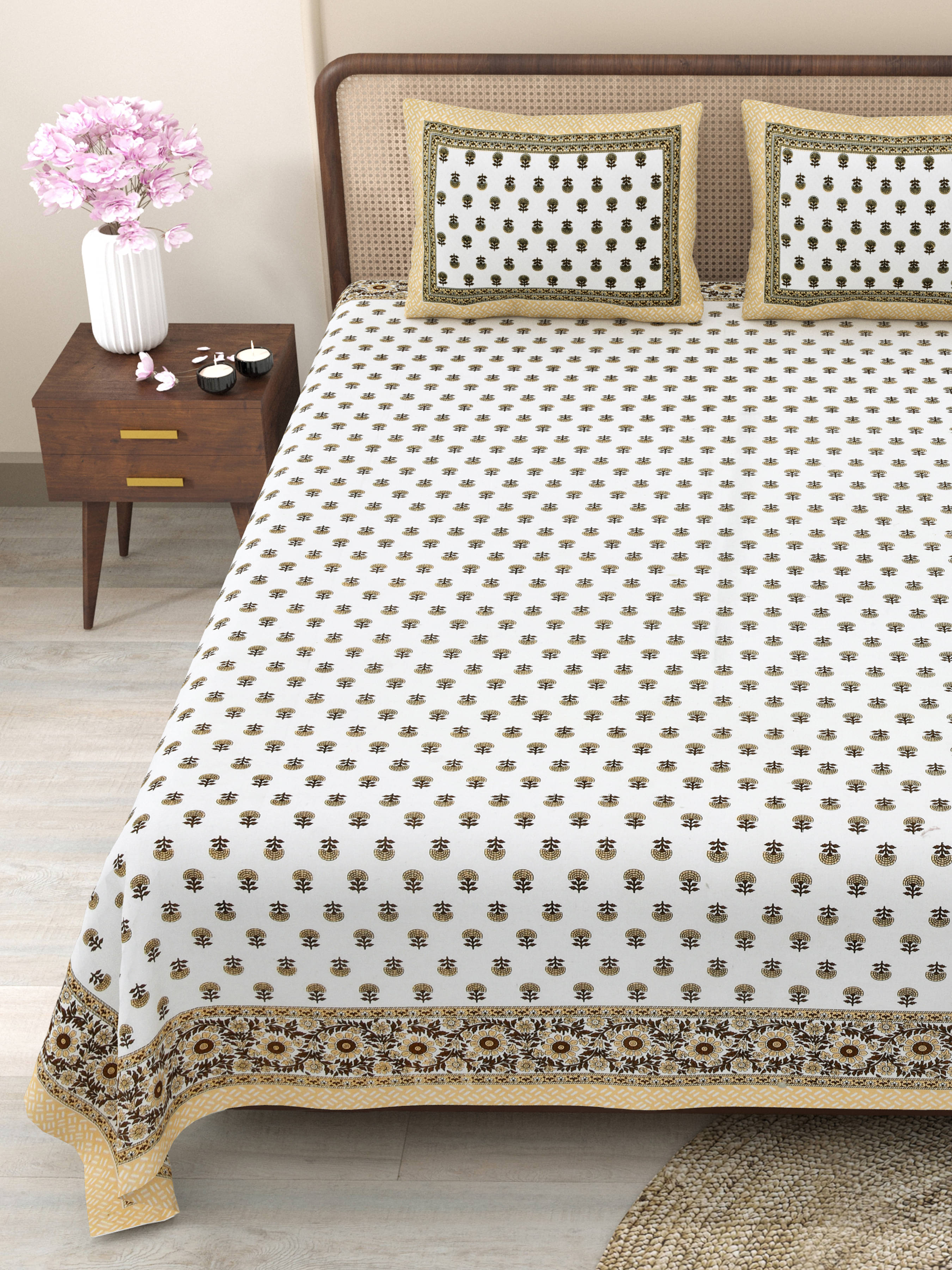 CLOTHOLOGY Cotton 1 Double King Bedsheet with 2 Pillow Covers ( Multicolor ) CLOTHOLOGY Cotton 1 Double King Bedsheet with 2 Pillow Covers ( Multicolor )