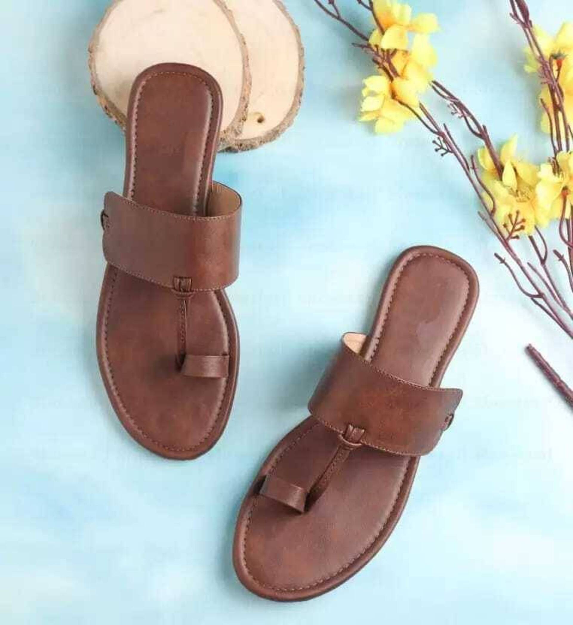     			Deynvock Brown Women's Flats