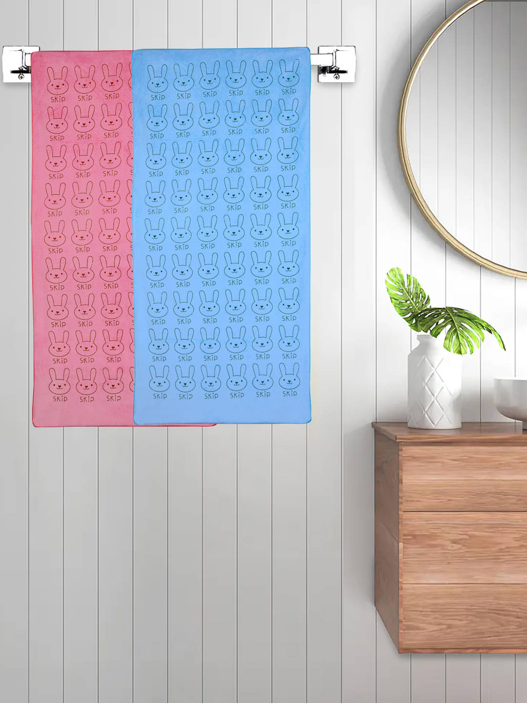     			FABINALIV Set of 2 Multi Cotton Bath Towels
