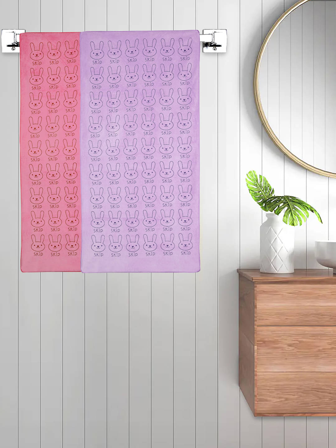     			FABINALIV Set of 2 Multi Cotton Bath Towels
