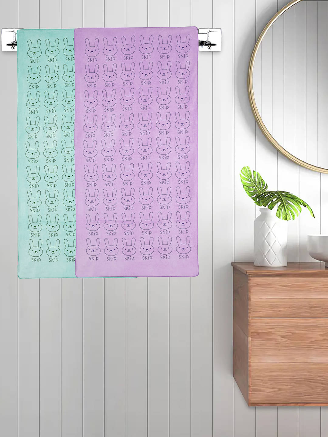     			FABINALIV Set of 2 Multi Cotton Bath Towels