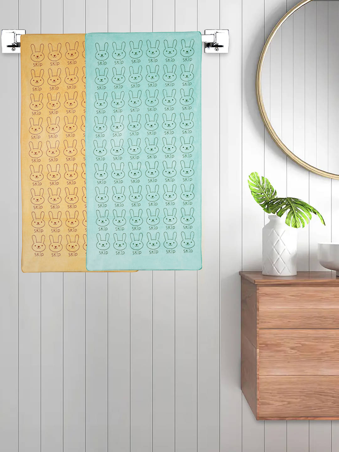     			FABINALIV Set of 2 Multi Cotton Bath Towels