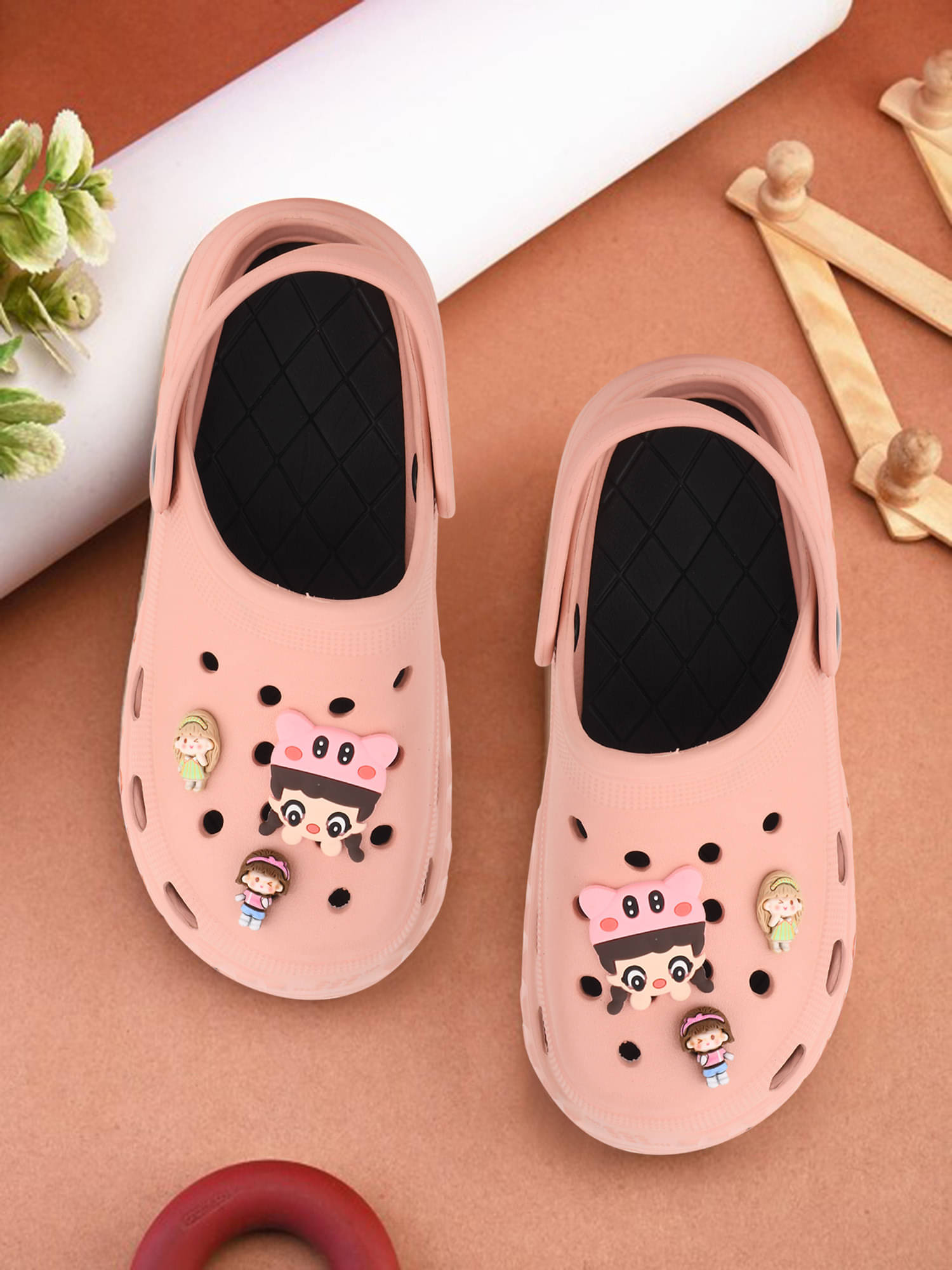     			Gokik PeachPuff Women's Clogs