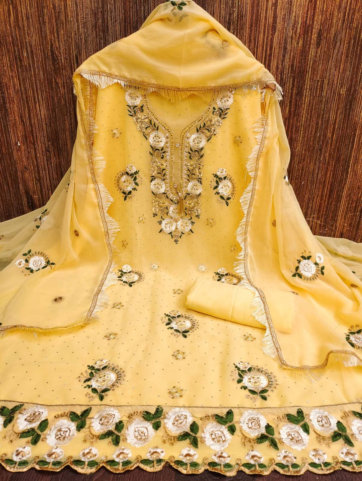     			HL SILKMILLS Unstitched Georgette Embroidered Dress Material - Yellow ( Pack of 1 )
