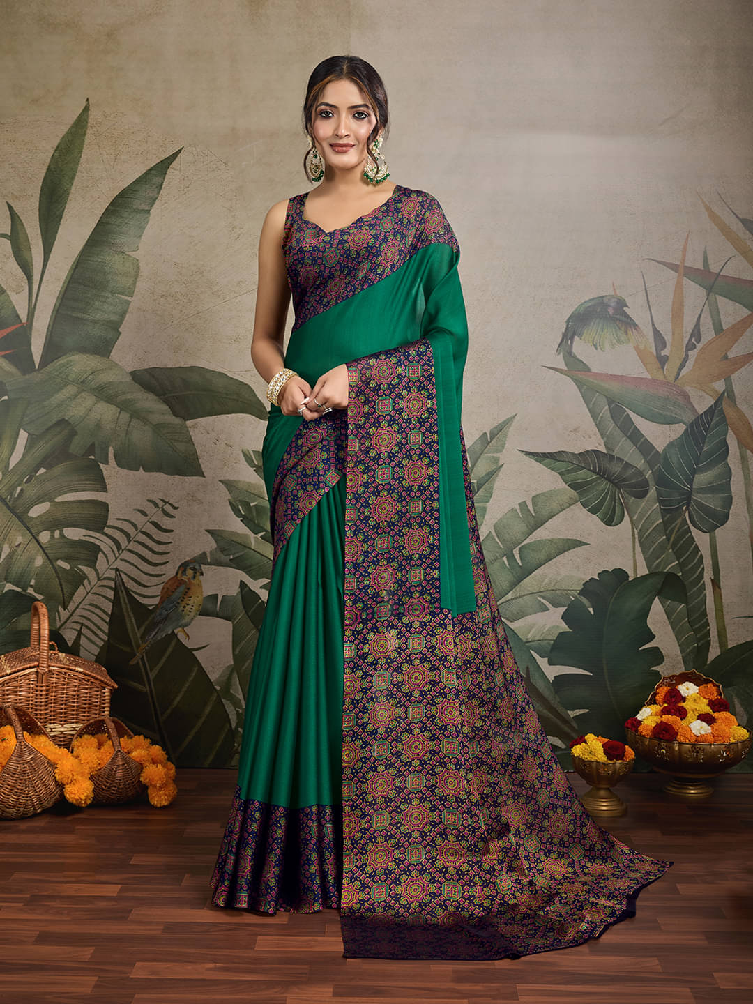 Rekha Maniyar Chiffon Printed Saree With Unstitched Blouse Piece ( Green ) Rekha Maniyar Chiffon Printed Saree With Unstitched Blouse Piece ( Green )