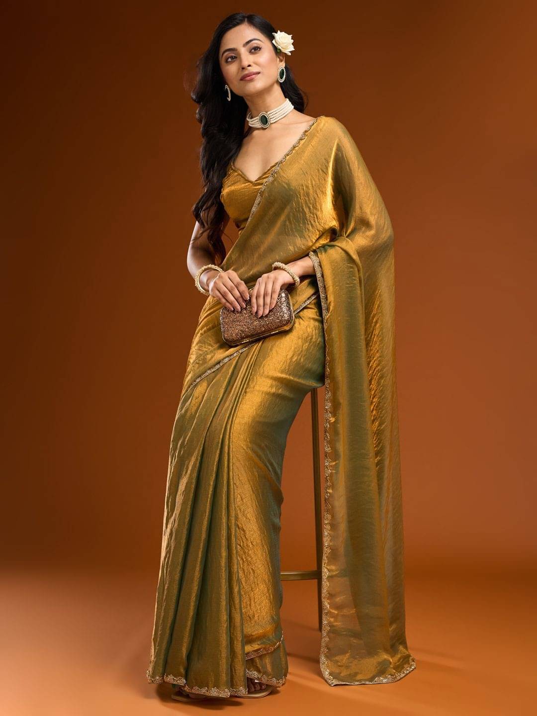     			JULEE Chiffon Solid Saree With Unstitched Blouse Piece ( Gold )