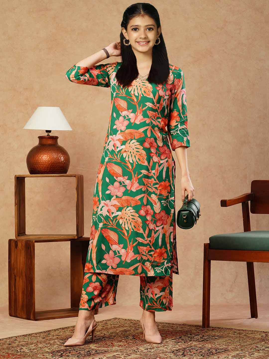     			Lady Shopi Girls Rayon Kurti with Pants ( Pack of 1 , Green )