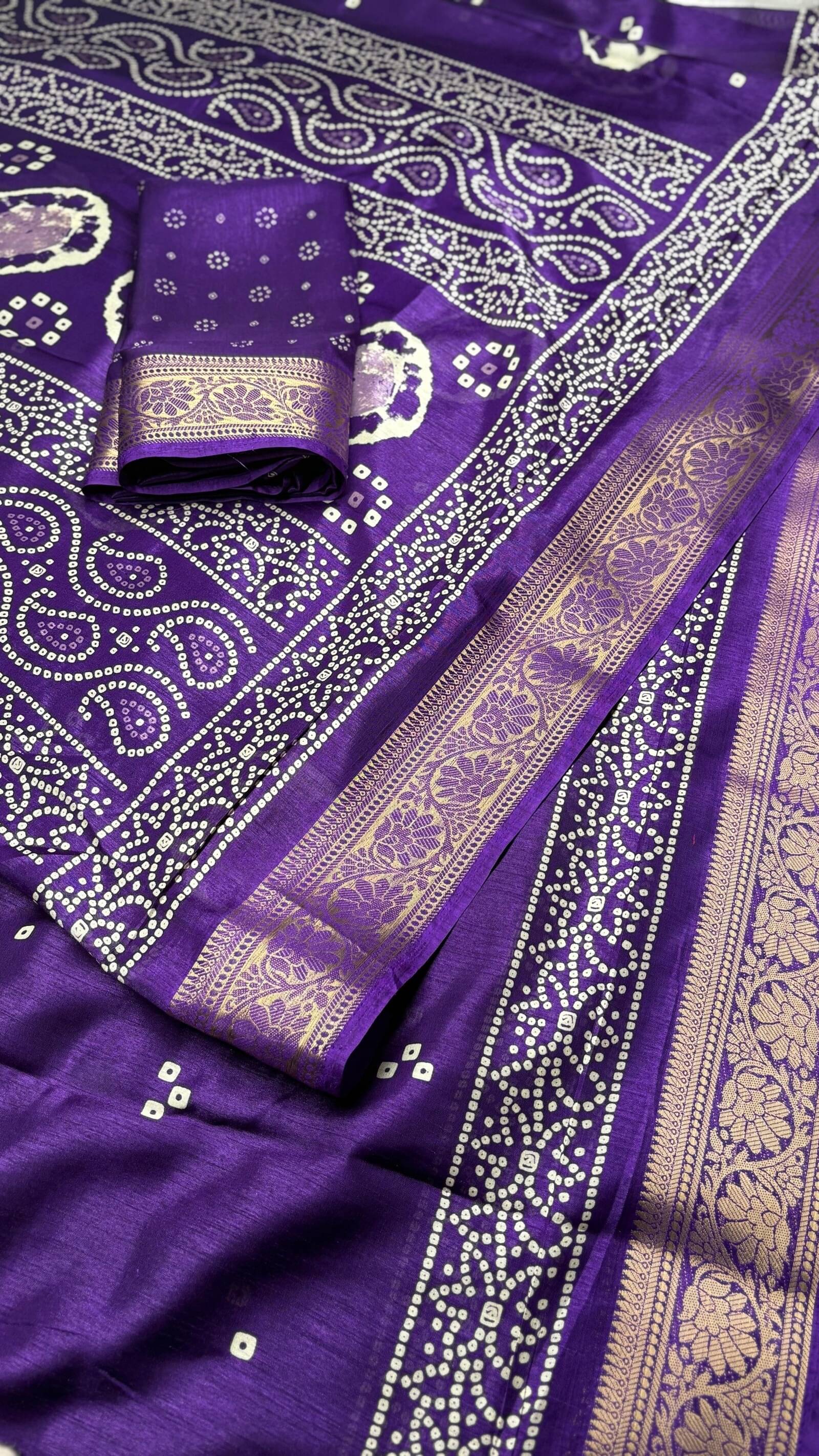     			Sureta Viscose Printed Saree With Unstitched Blouse Piece ( Purple )