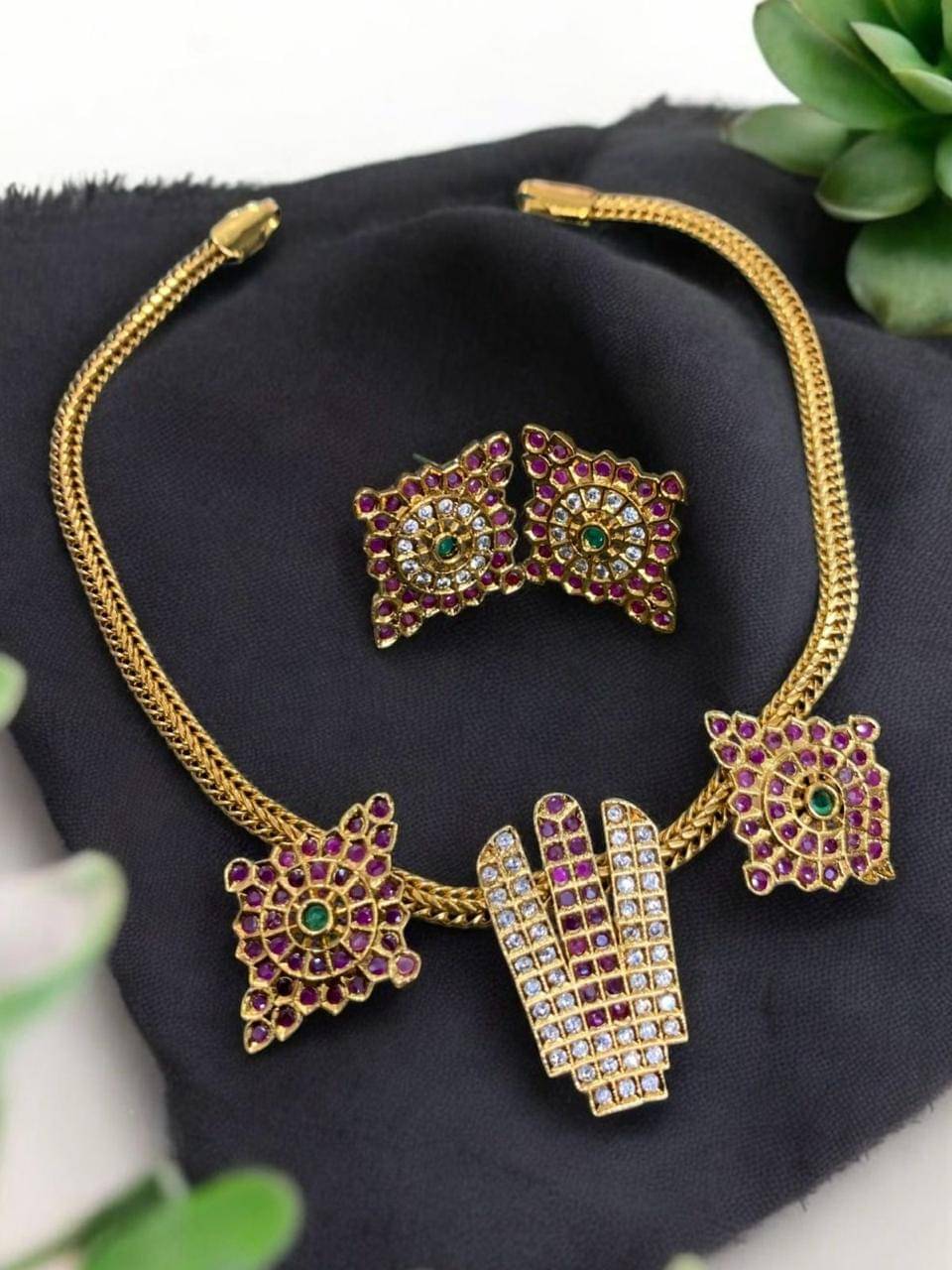     			KC JEWELS Multi Color Brass Necklace Set ( Pack of 1 )