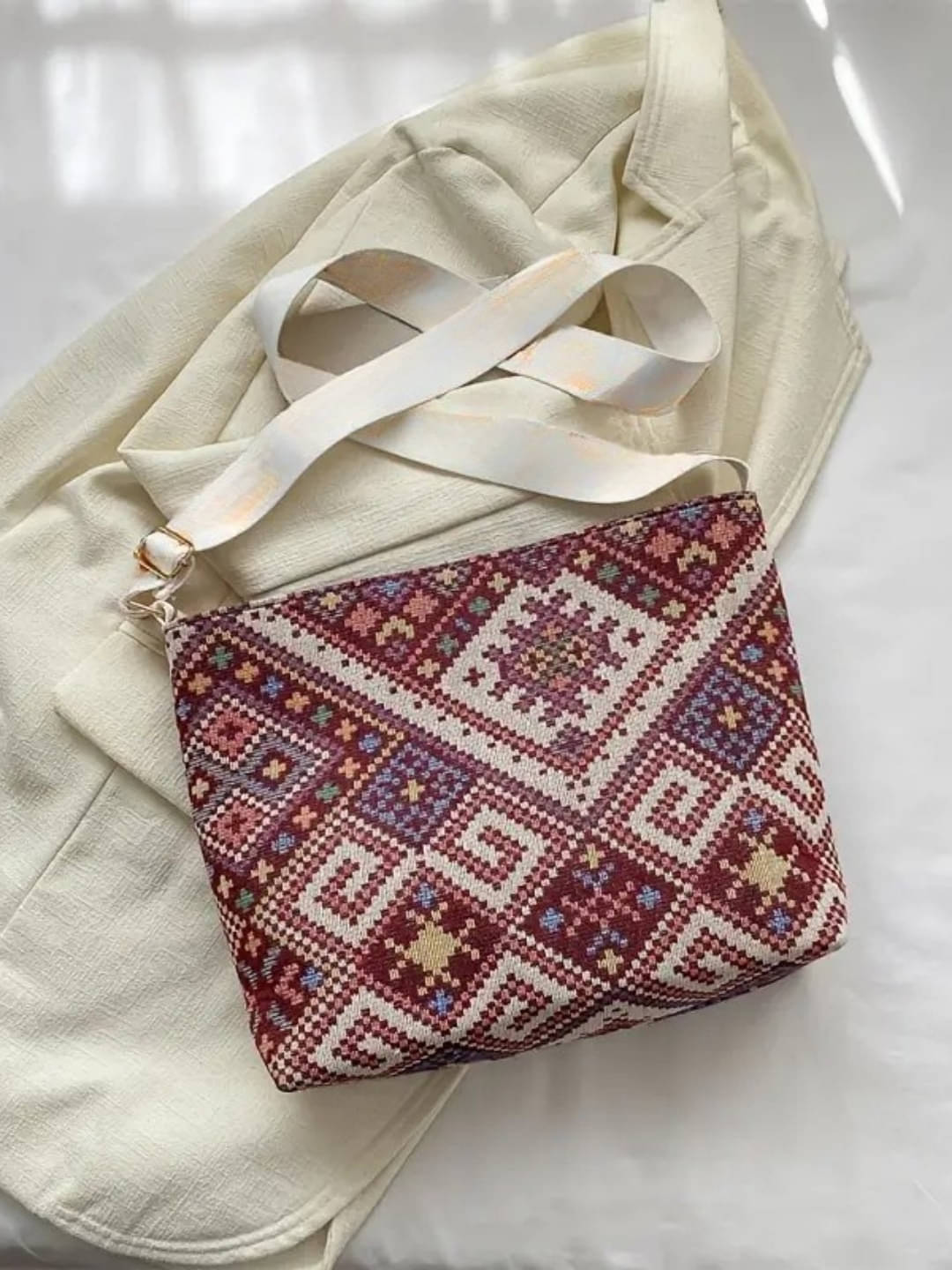     			LIKE STYLE Sling Bag Jute Set of 1 ( Maroon )