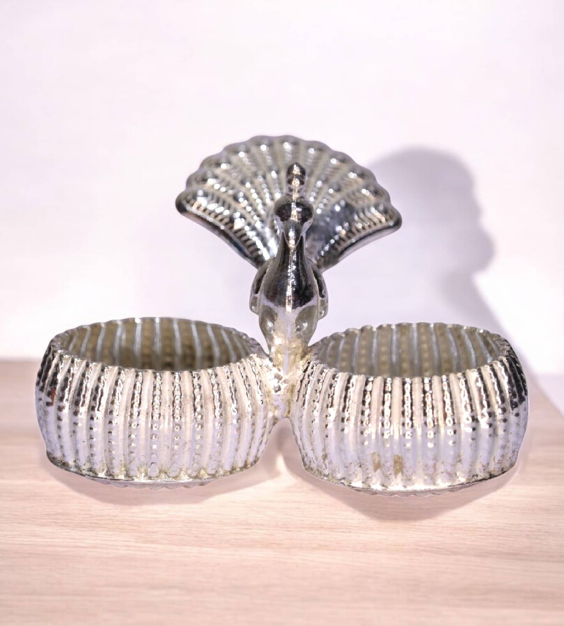 Sigaram Kumkum Box 1 ( Pack of 1 ) Sigaram Kumkum Box 1 ( Pack of 1 )