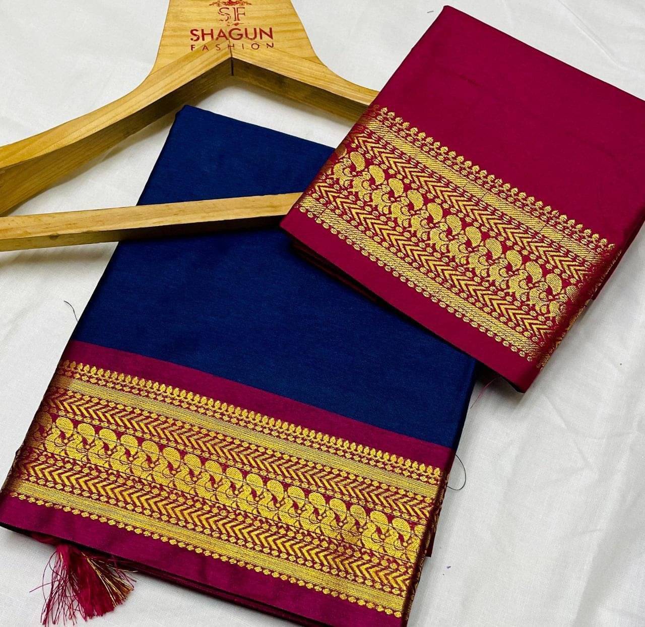    			Apnisha Cotton Silk Woven Saree With Unstitched Blouse Piece ( Blue )