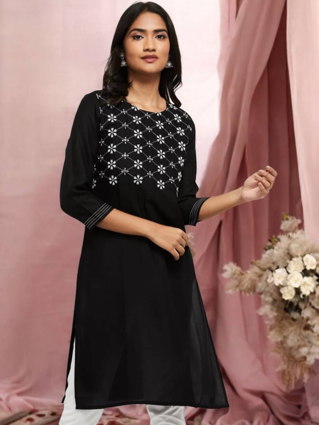     			vinchic Pack of 1 Cotton Embroidered Anarkali Women's Kurti - ( Multicolor )