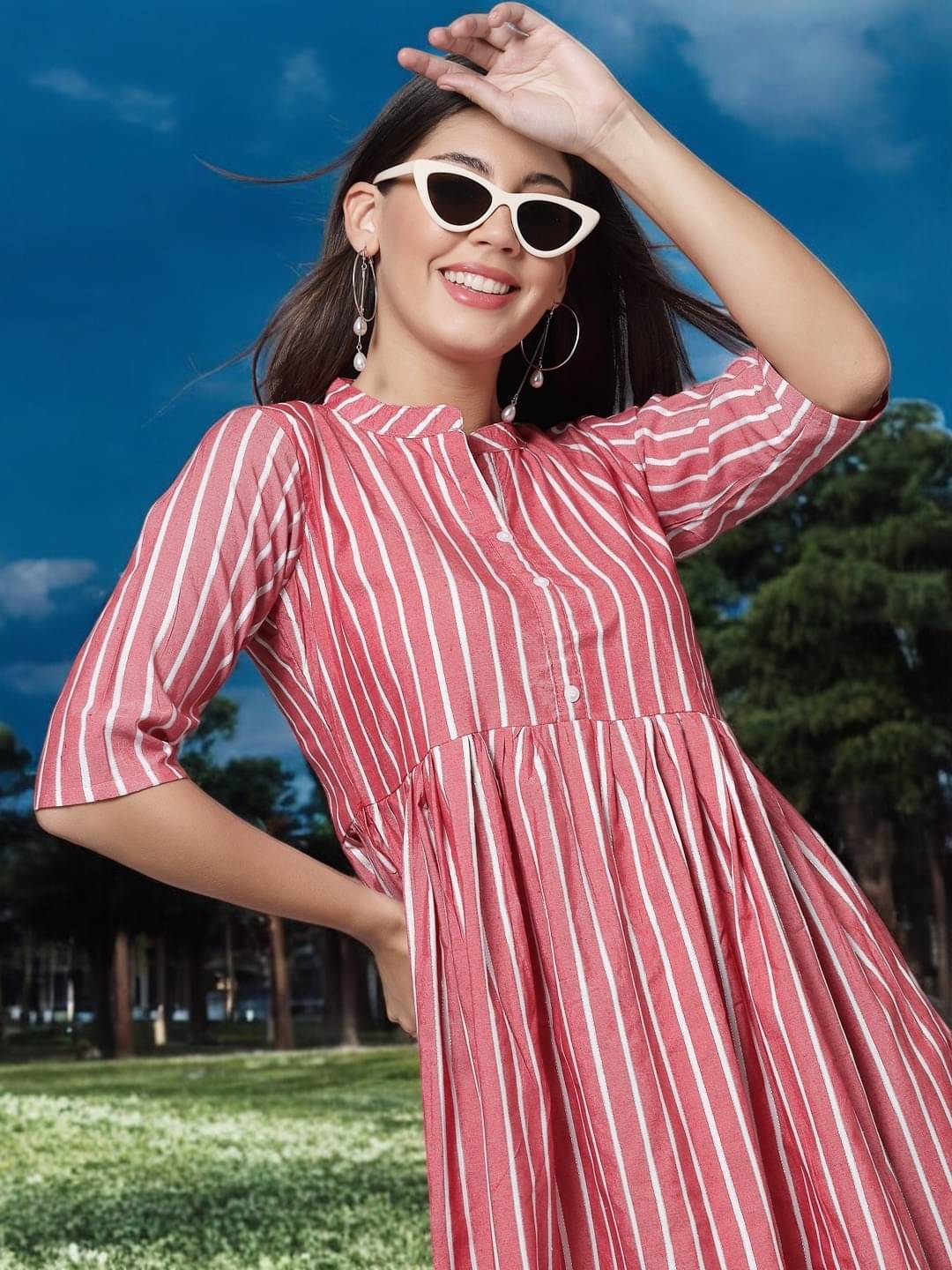     			vinchic Pack of 1 Cotton Embroidered Anarkali Women's Kurti - ( Multicolor )