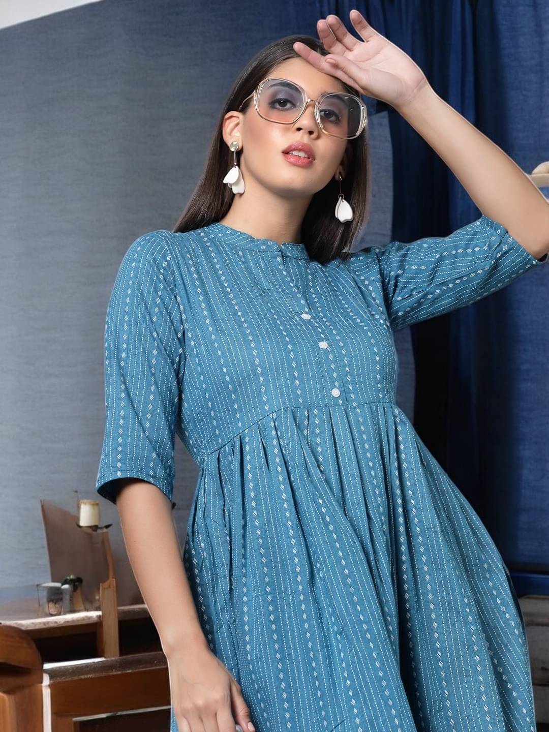     			vinchic Pack of 1 Cotton Embroidered Anarkali Women's Kurti - ( Multicolor )