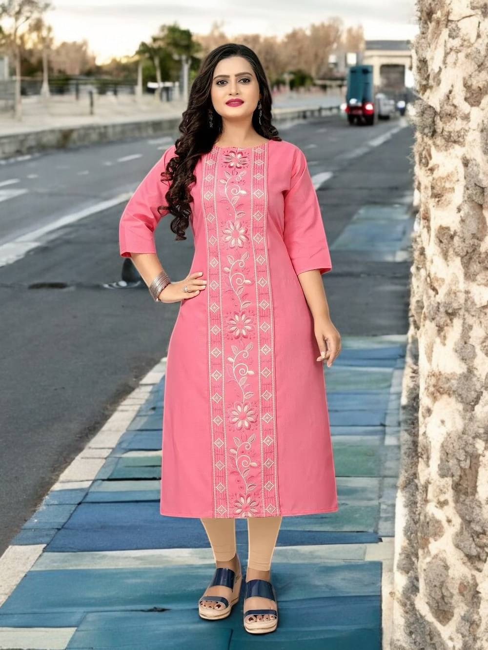     			vinchic Pack of 1 Cotton Embroidered Anarkali Women's Kurti - ( Multicolor )