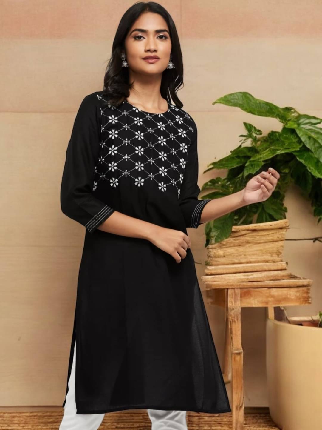     			vinchic Pack of 1 Cotton Embroidered Anarkali Women's Kurti - ( Multicolor )