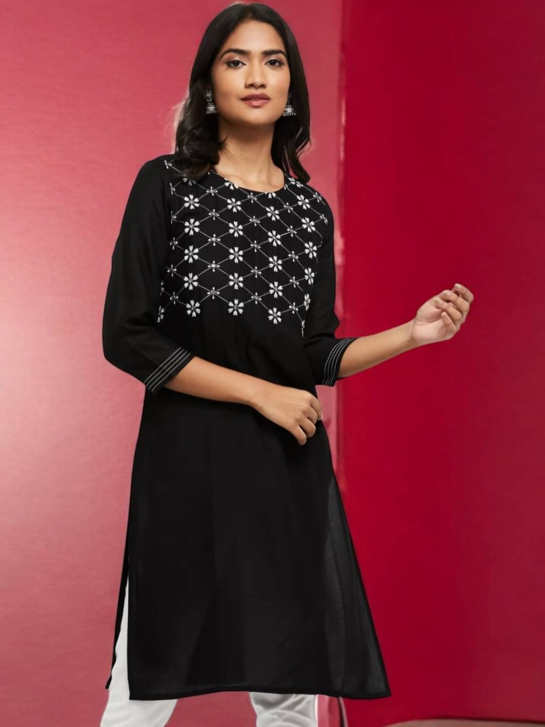    			vinchic Pack of 1 Cotton Embroidered Anarkali Women's Kurti - ( Multicolor )