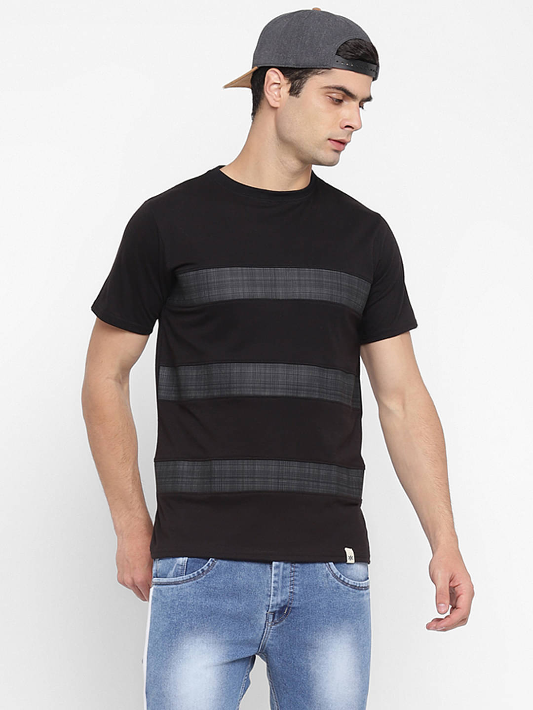     			BUKKL Cotton Regular Fit Striped Half Sleeves Men's Round T-Shirt - Black ( Pack of 1 )