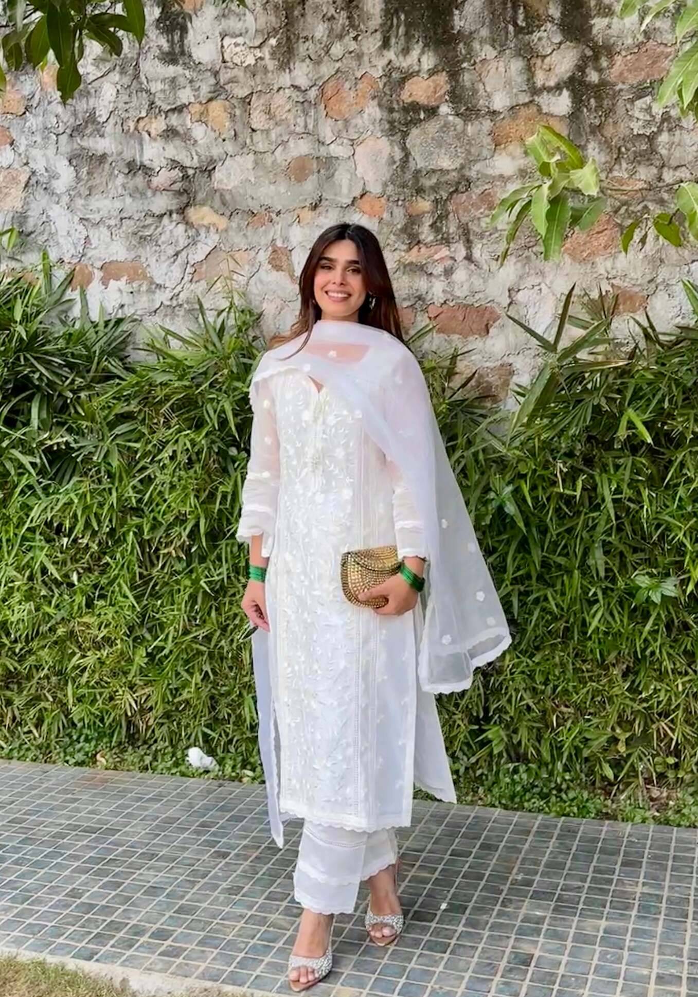 BOUGHT FIRST Pack of 1 Organza Embroidered Straight Women's Kurti with Dupatta - ( White ) BOUGHT FIRST Pack of 1 Organza Embroidered Straight Women's Kurti with Dupatta - ( White )