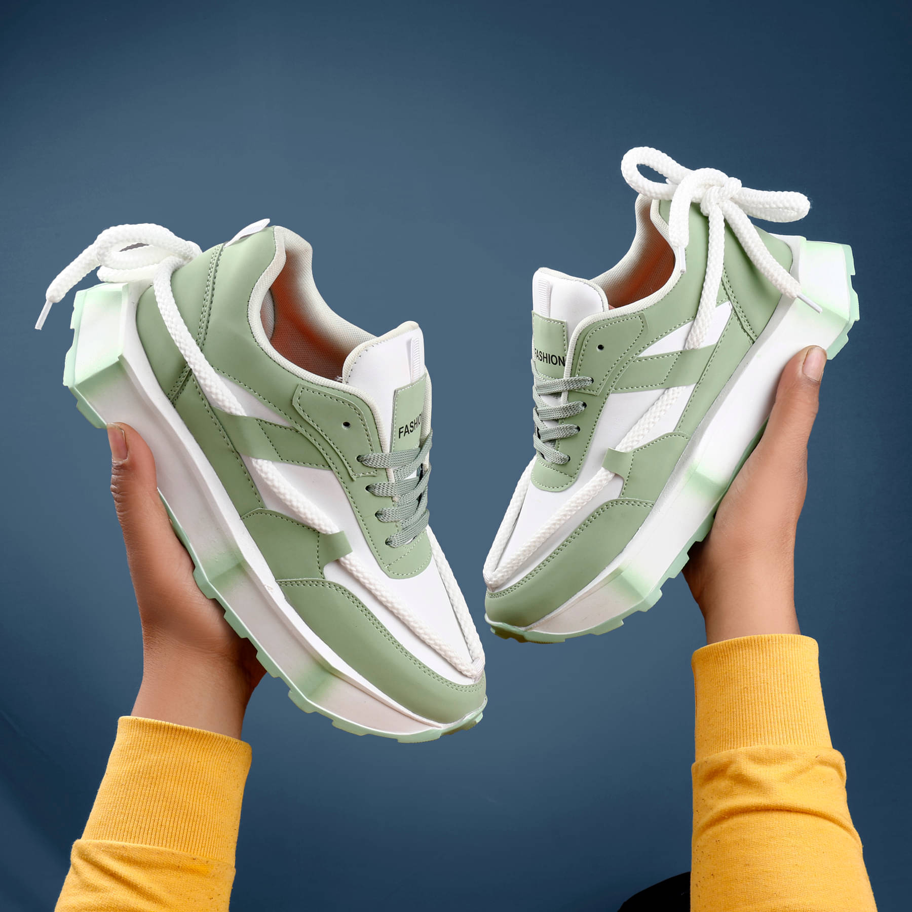     			BXXY Sports Running Green Men's Sports Running Shoes