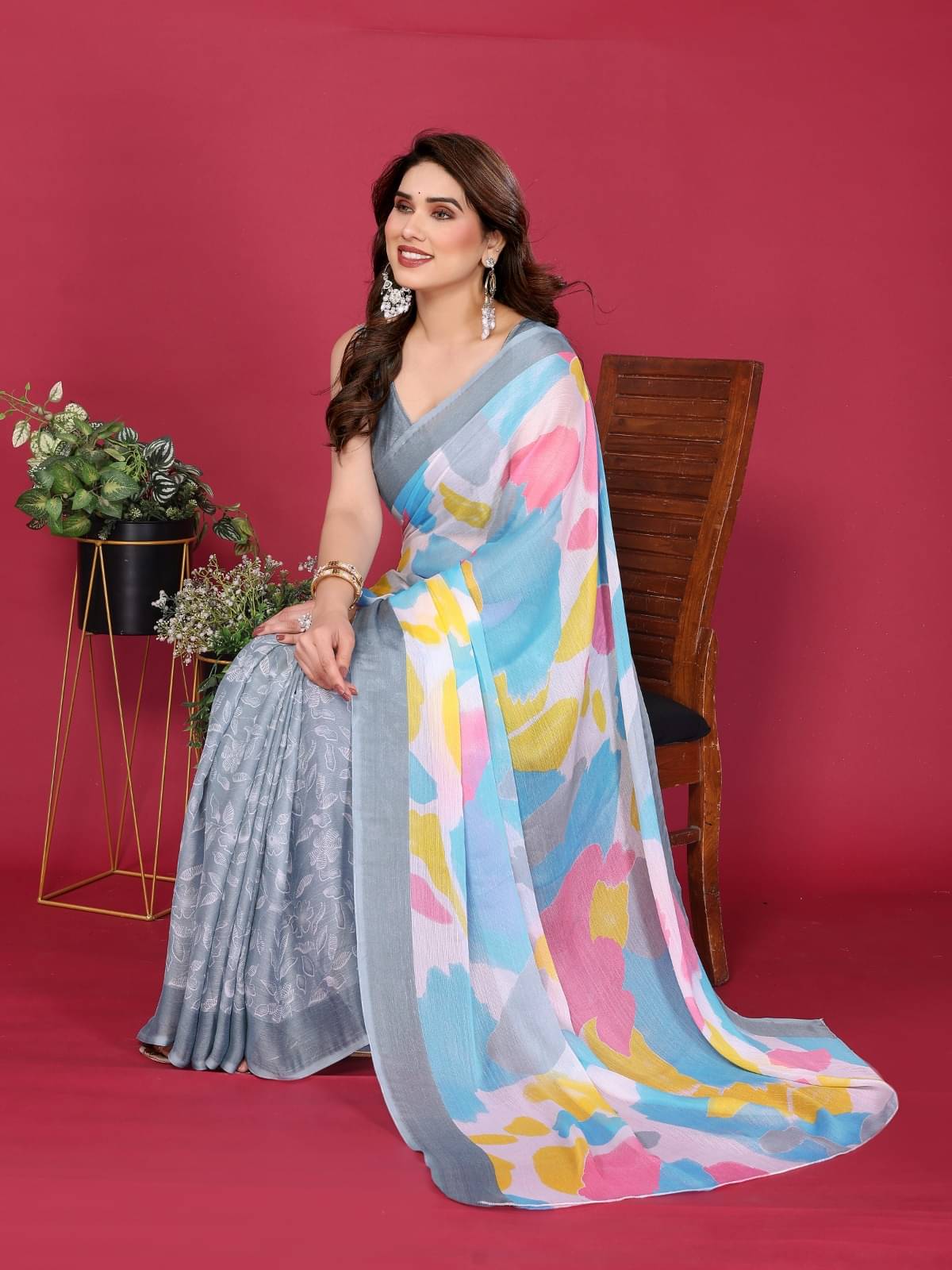     			DIKONA DESIGNER Chiffon Printed Saree With Unstitched Blouse Piece ( Grey )
