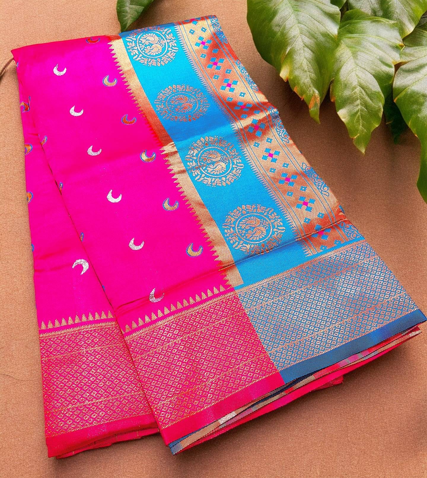 Mysstre Art Silk Embroidered Saree With Unstitched Blouse Piece ( Pink ) Mysstre Art Silk Embroidered Saree With Unstitched Blouse Piece ( Pink )