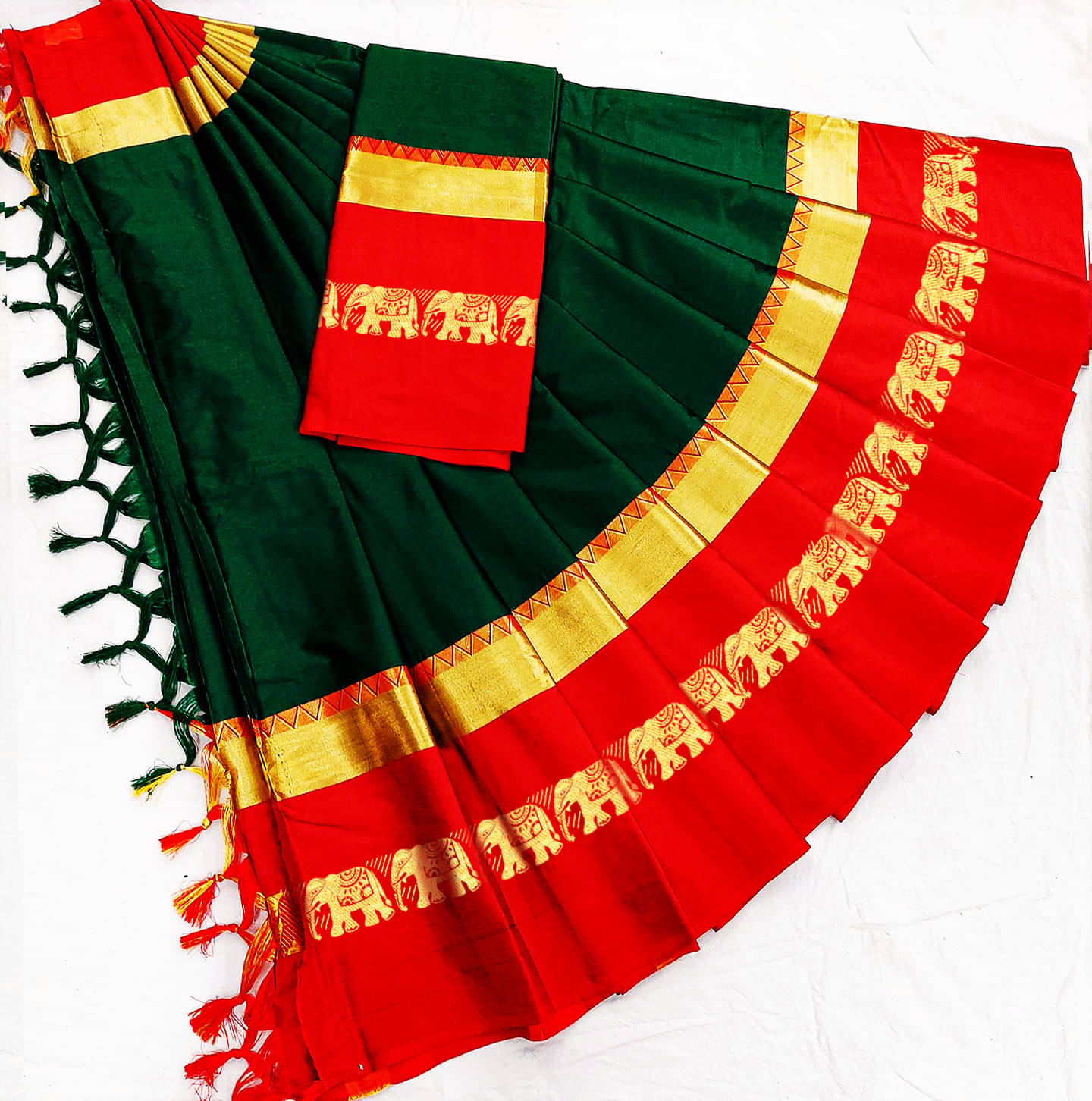     			Mysstre Cotton Silk Embellished Saree With Unstitched Blouse Piece ( Green )