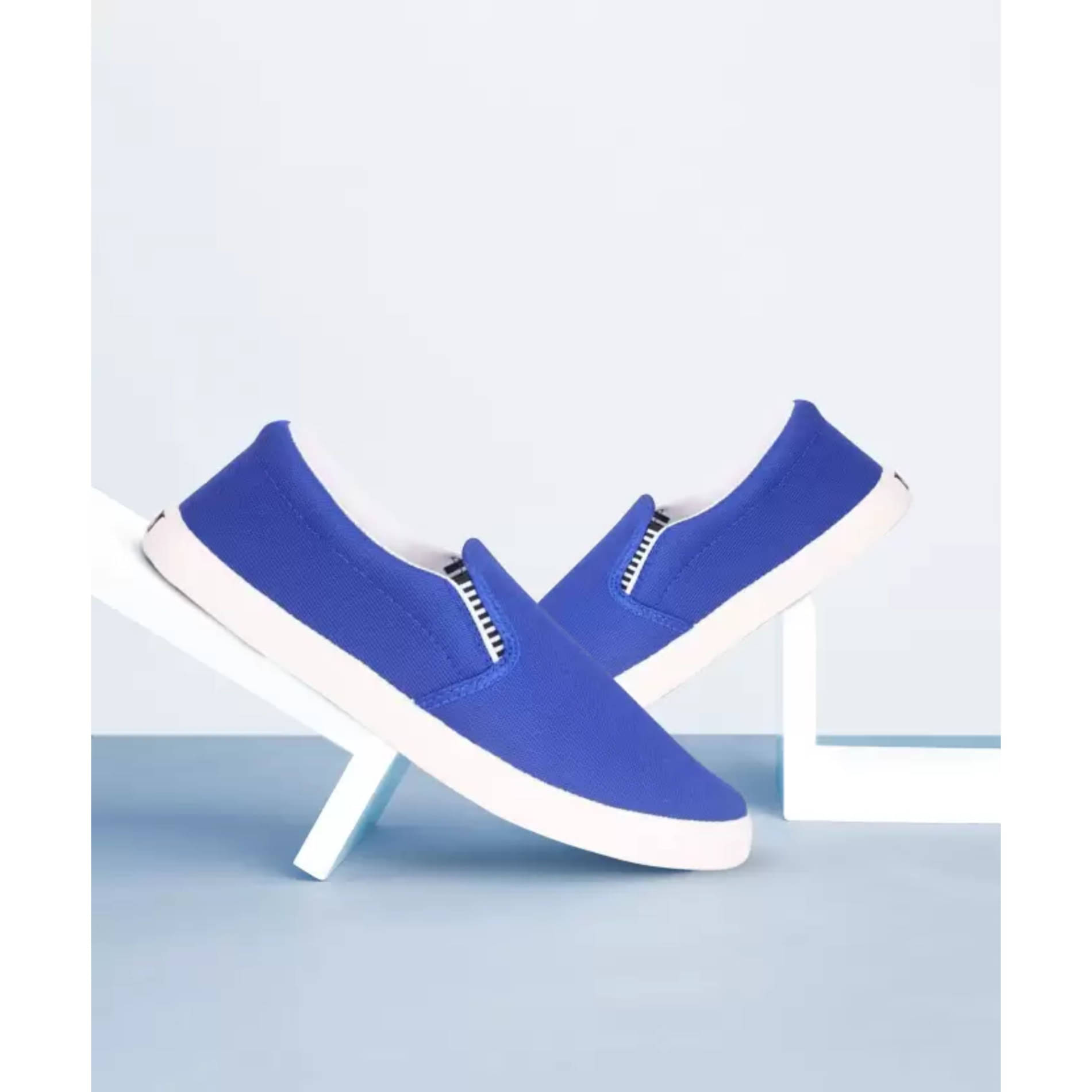     			hotstyle ROYAL White Men's Slip-on Shoes