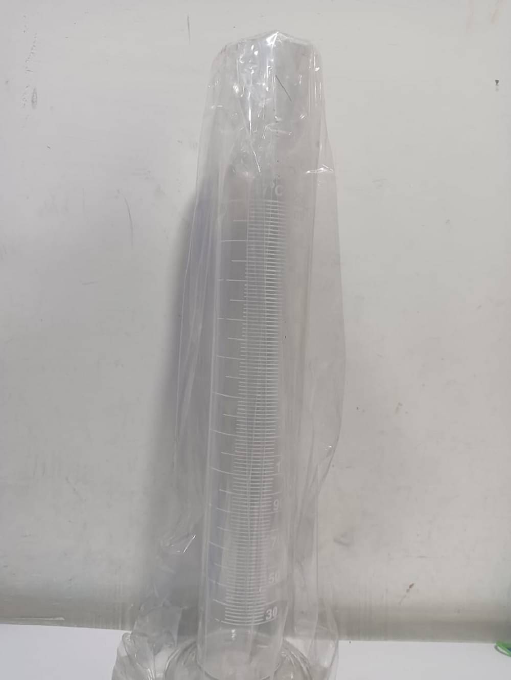     			LABOGENS MEASURING CYLINDER 250ML