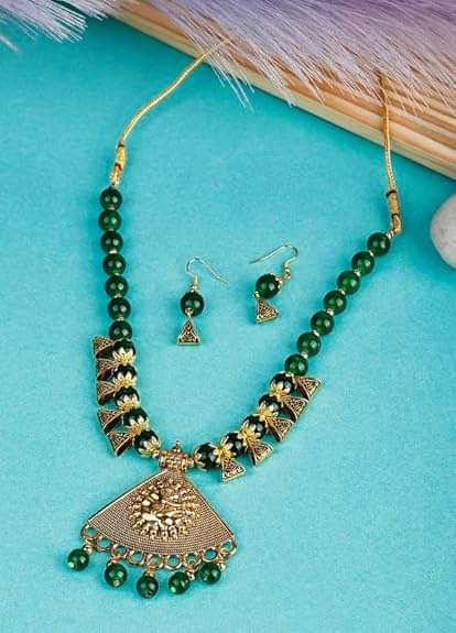    			Opus Gems Green Pearls Necklace Set ( Pack of 1 )
