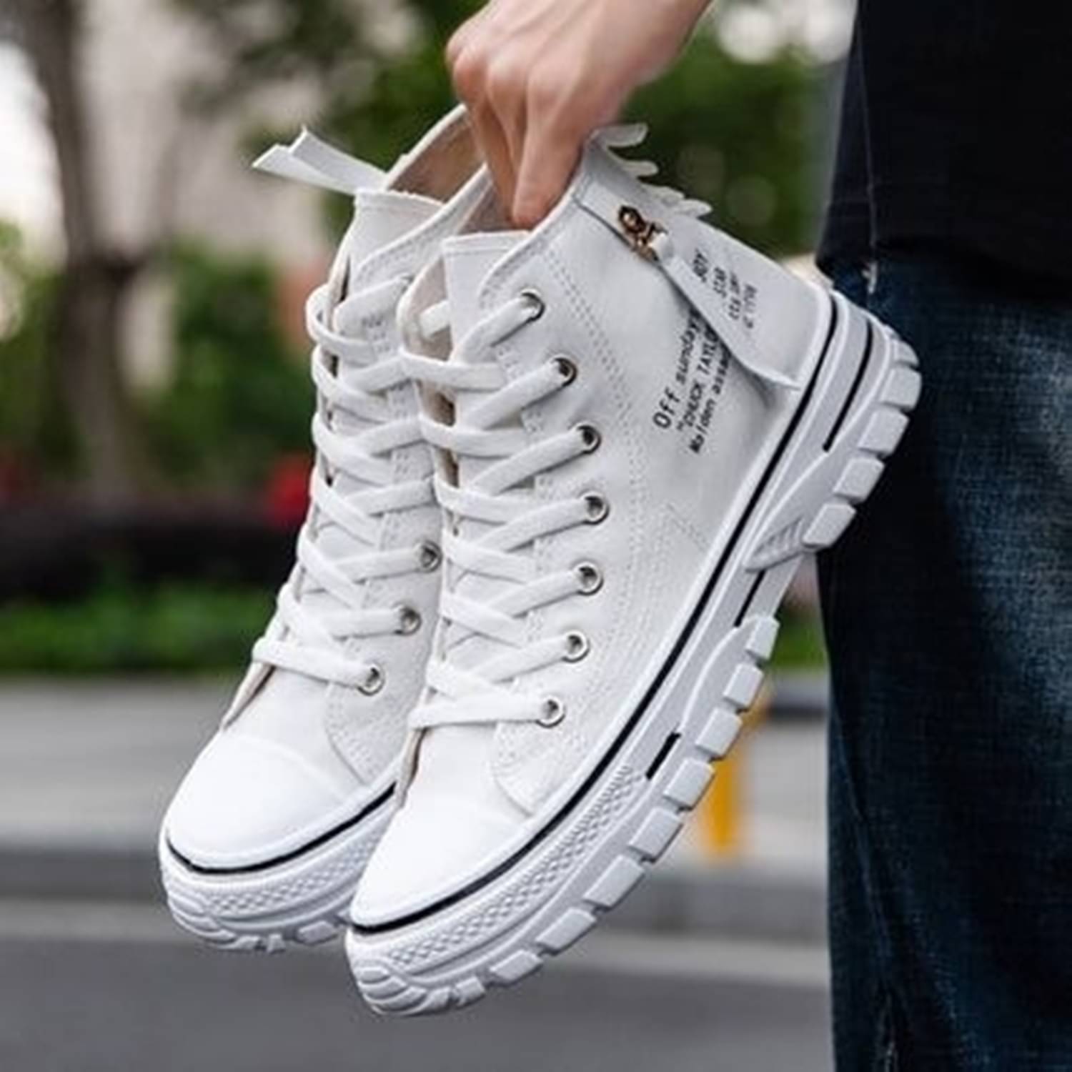     			ROBBIE JONES Sneakers White Men's Sneakers