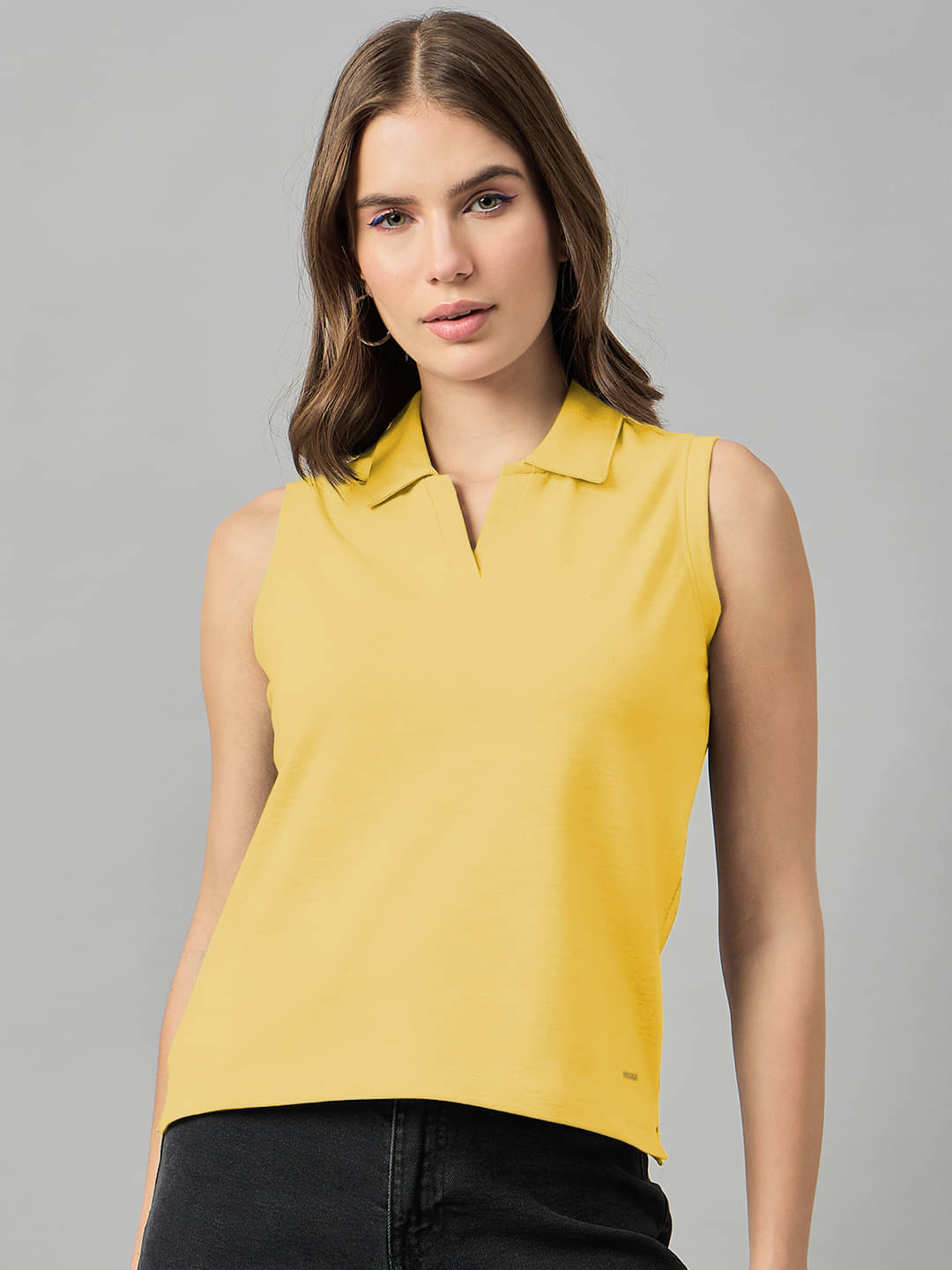     			femea Women Cotton Solid Regular Polo Collar T-Shirt ( Yellow )